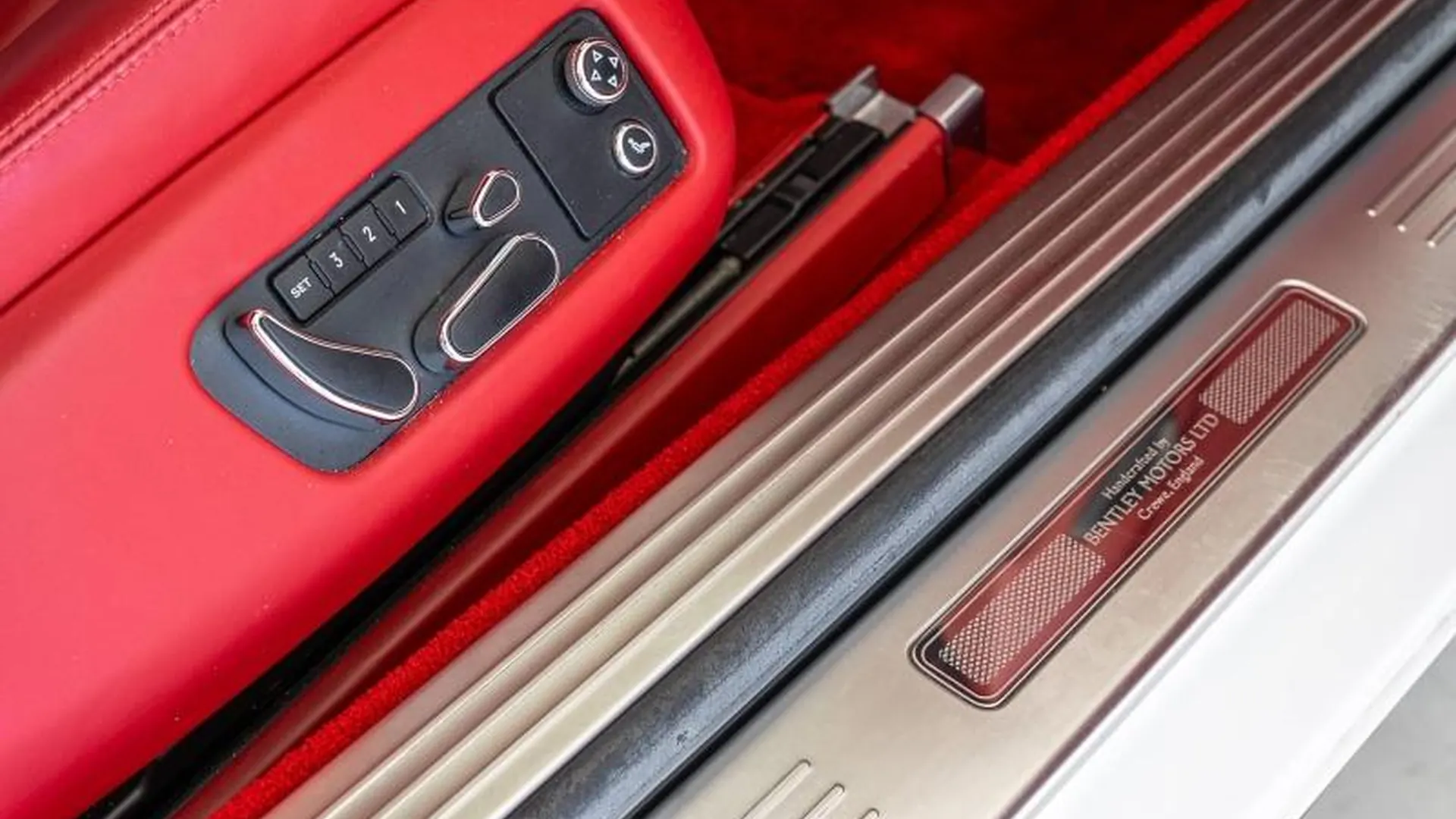 Bentley Continental — photo 13