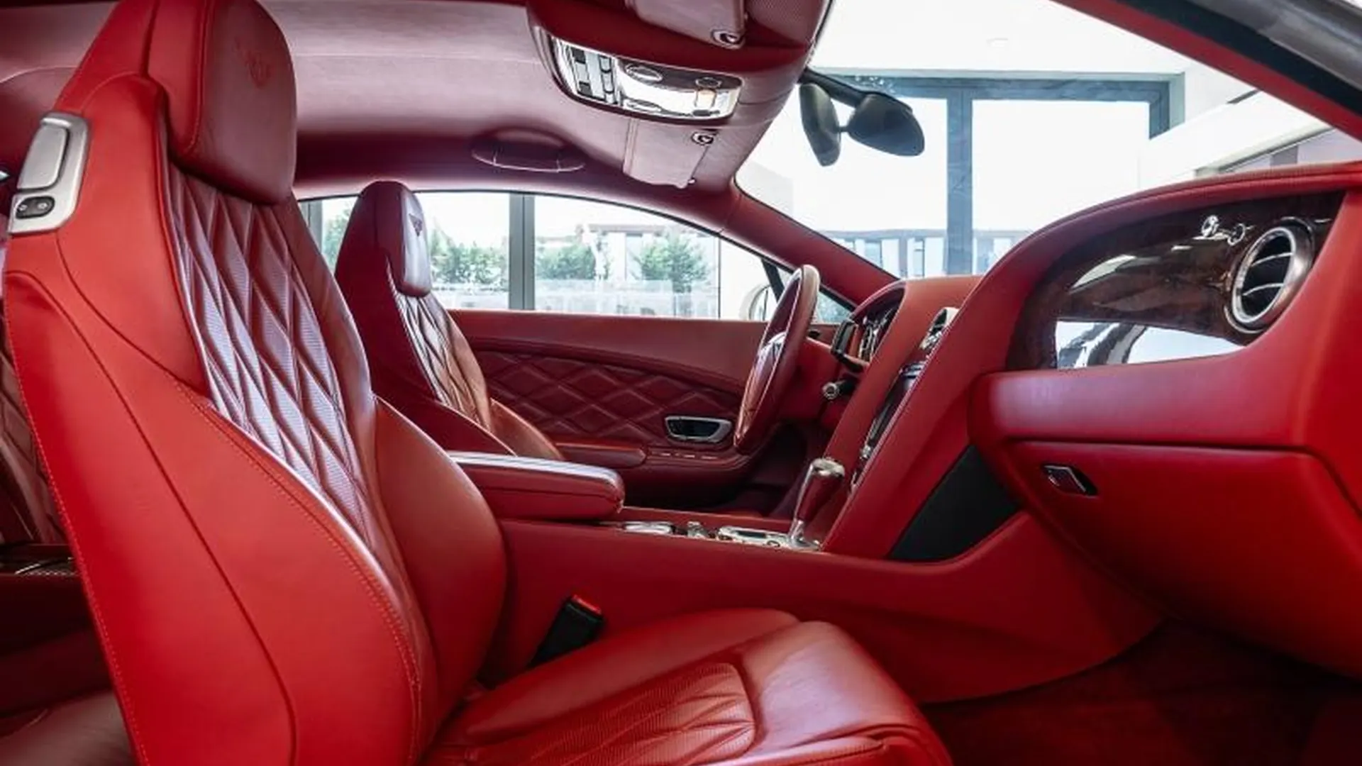 Bentley Continental — photo 32