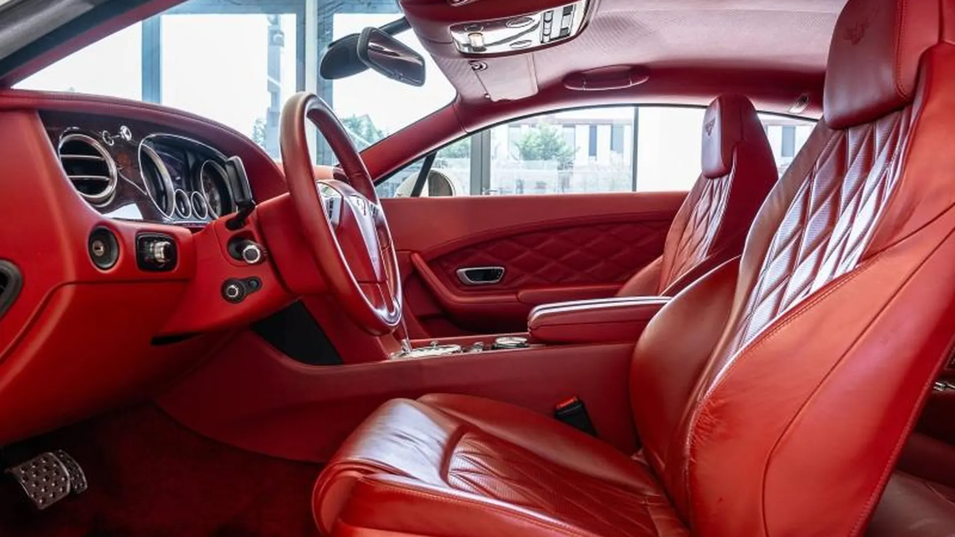 Bentley Continental — photo 16
