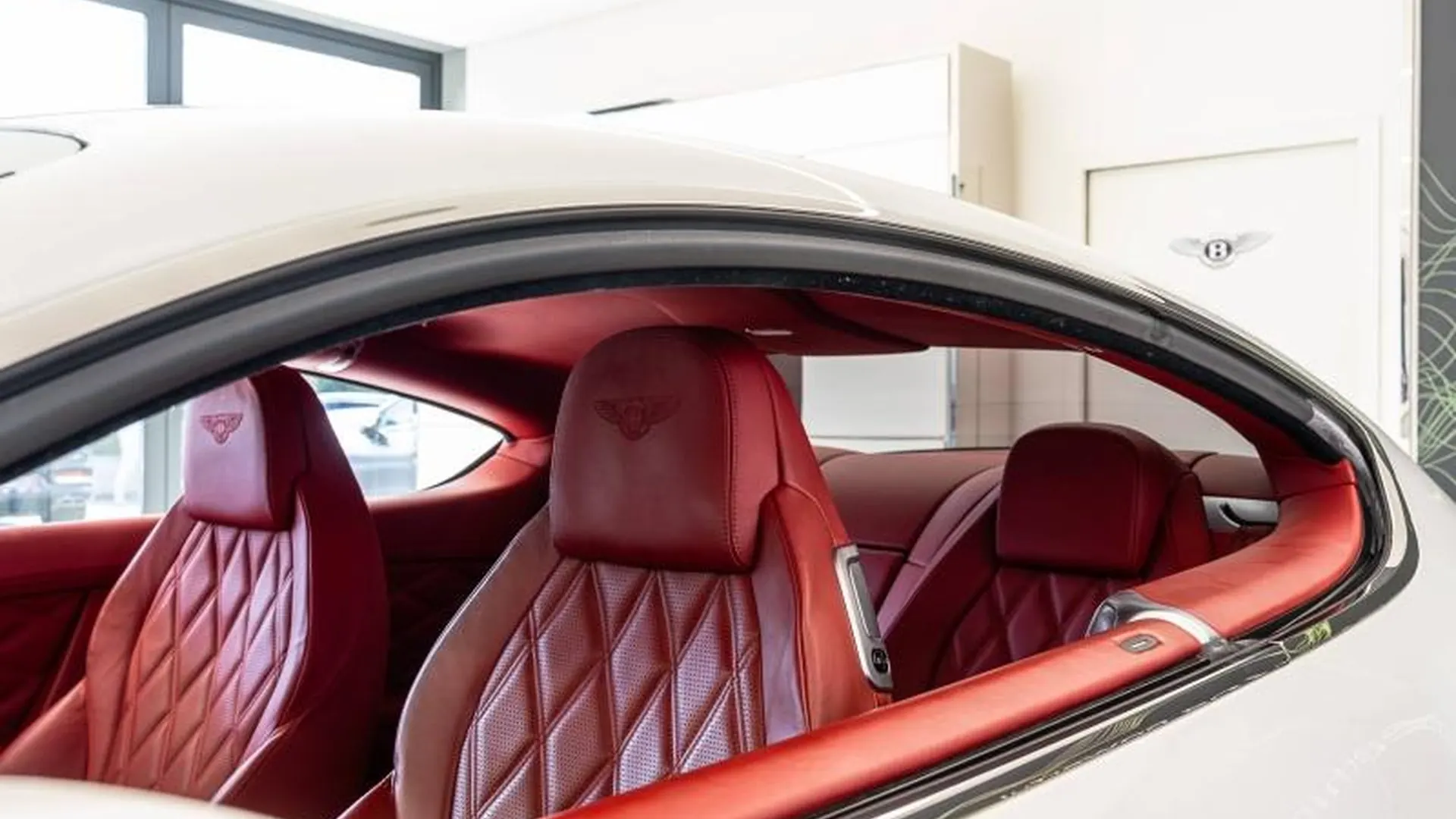 Bentley Continental — photo 12