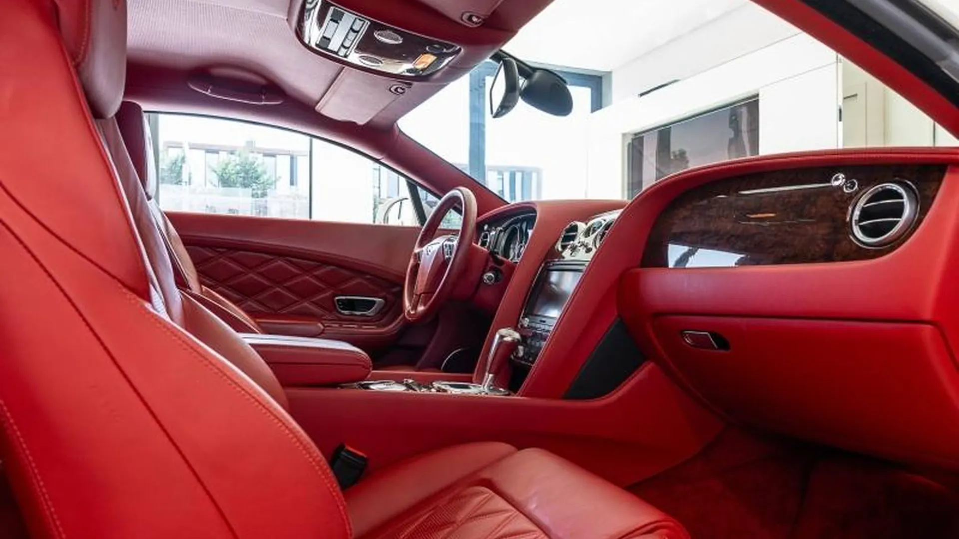 Bentley Continental — photo 31