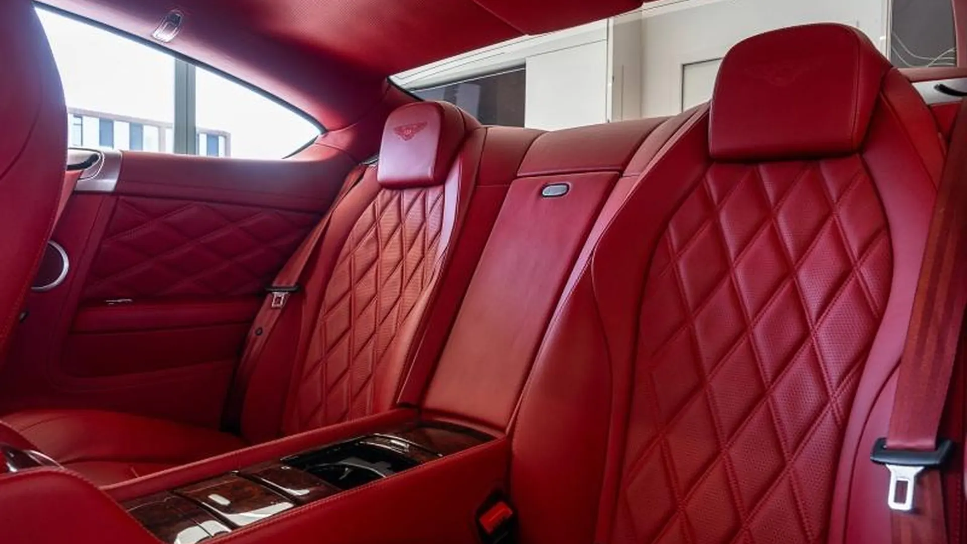 Bentley Continental — photo 18