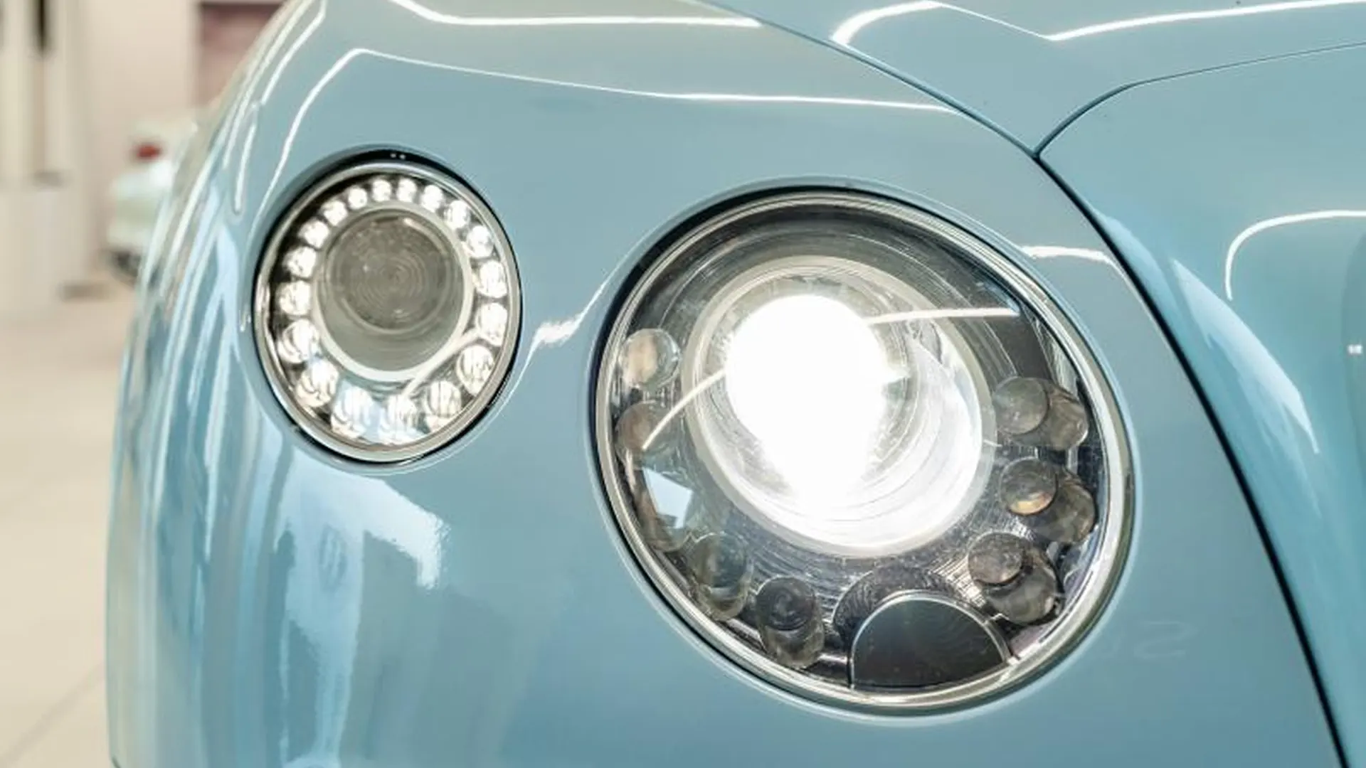 Bentley Continental — photo 11