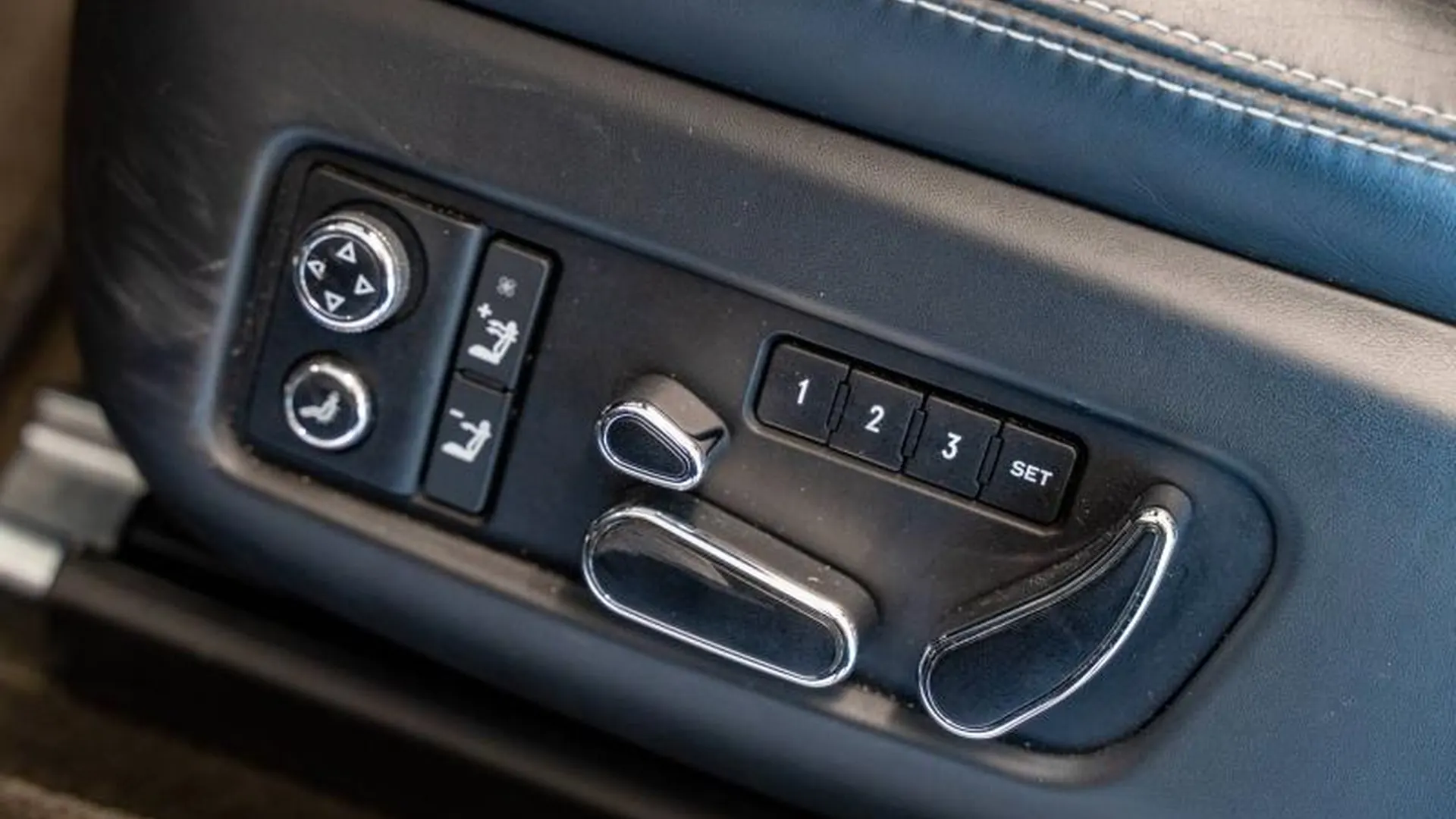 Bentley Continental — photo 26