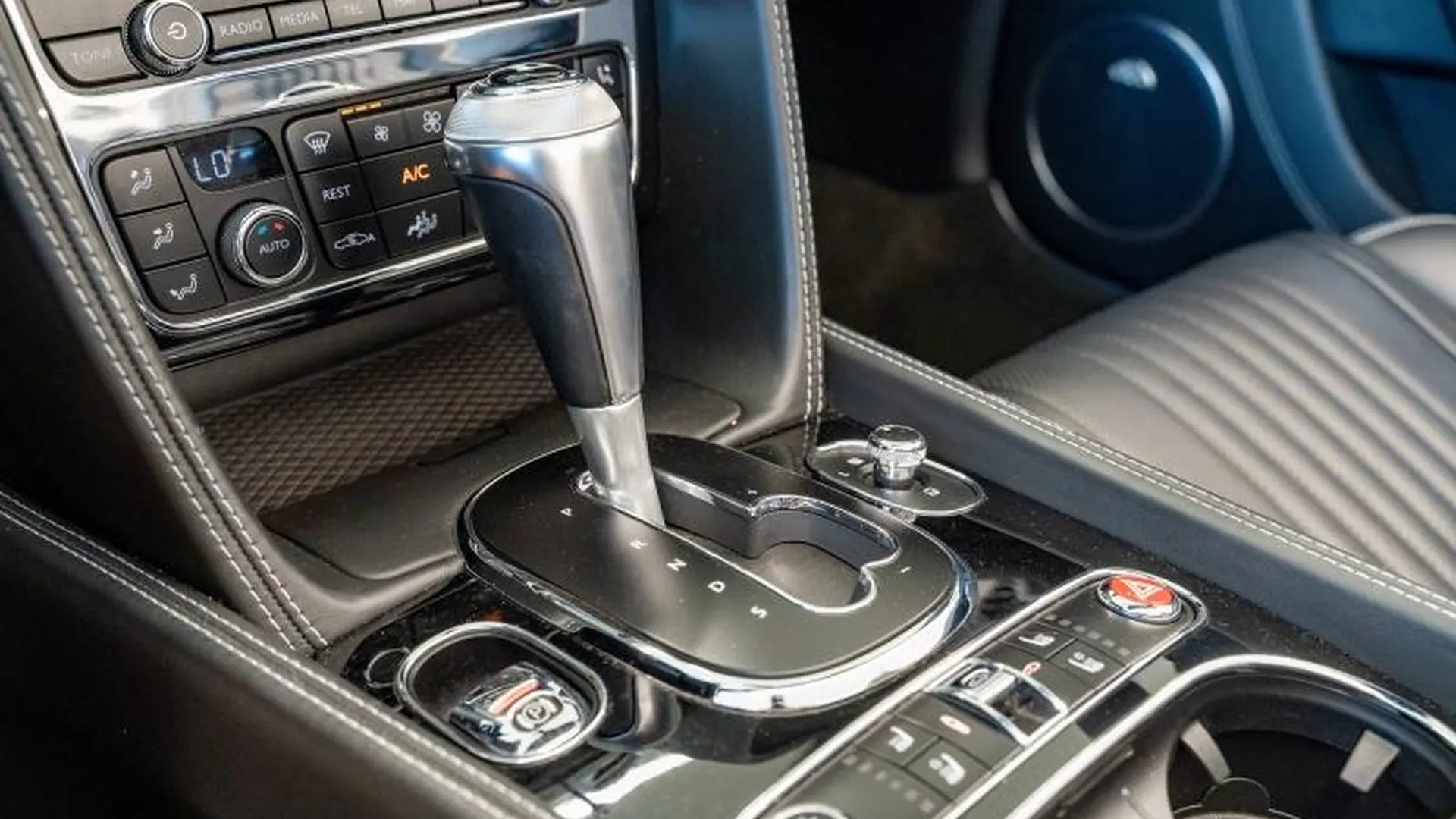 Bentley Continental — photo 22