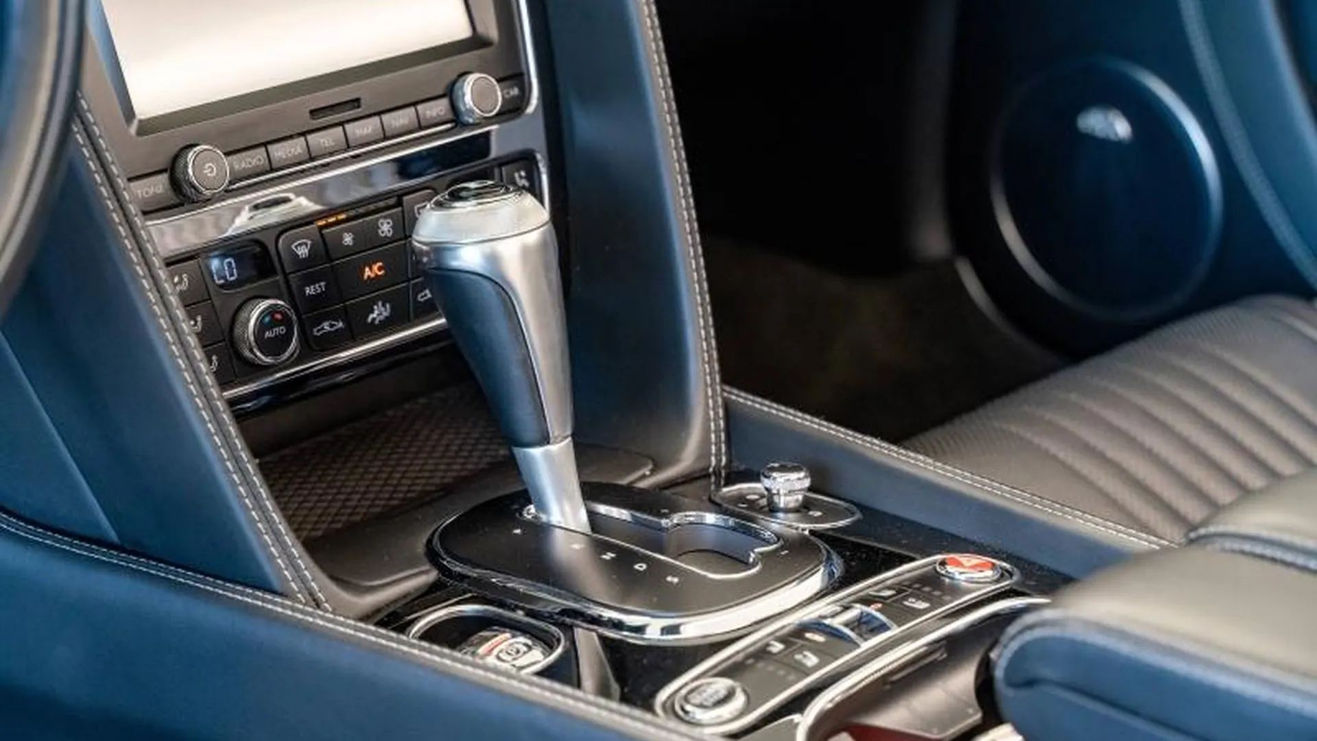 Bentley Continental — photo 17