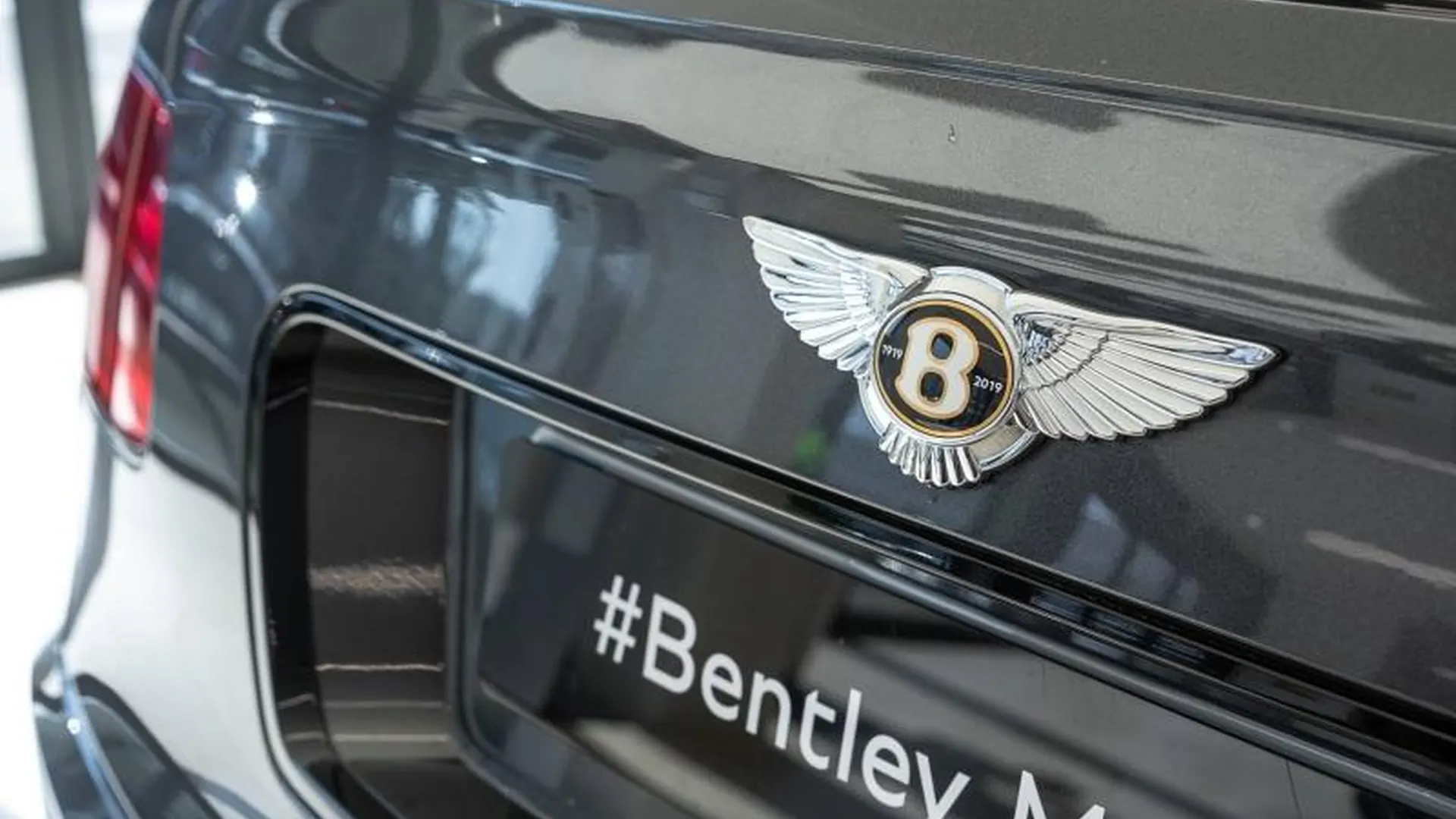 Bentley Bentayga — photo 34