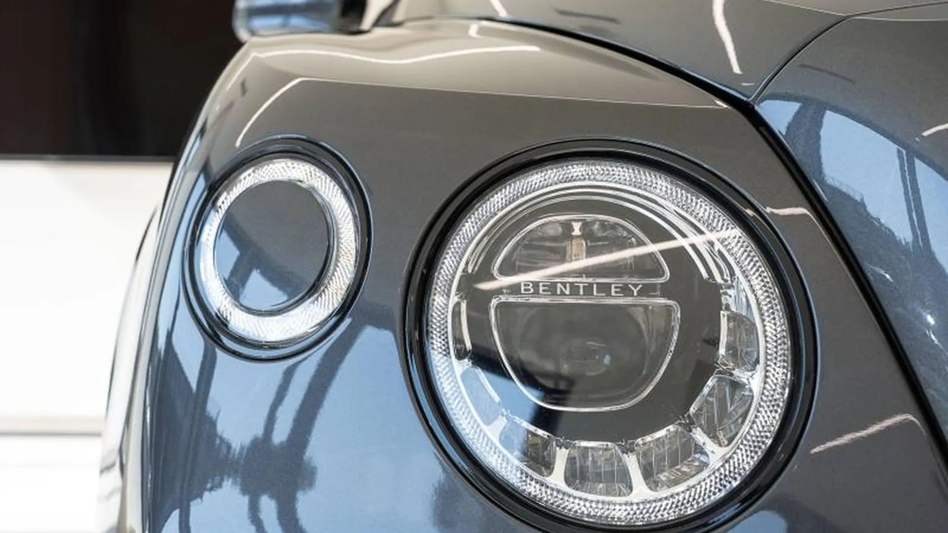 Bentley Bentayga — photo 14