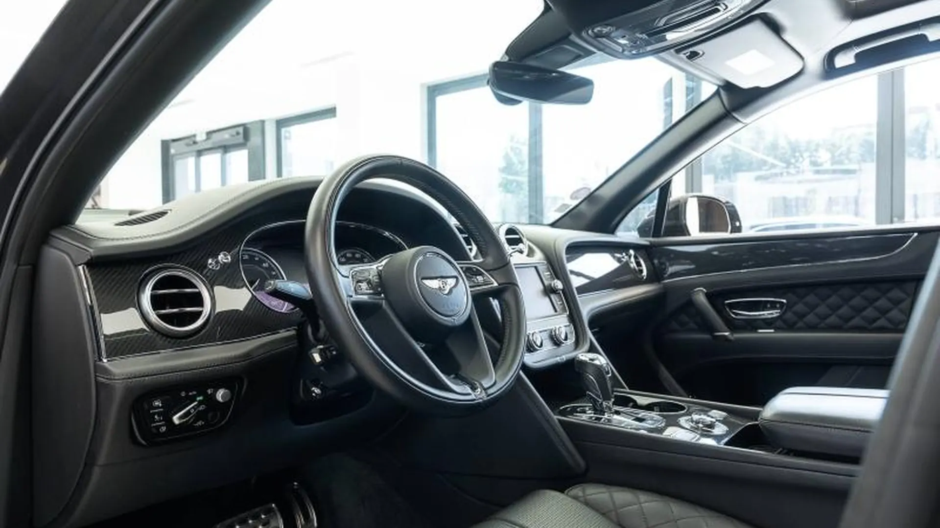 Bentley Bentayga — photo 6