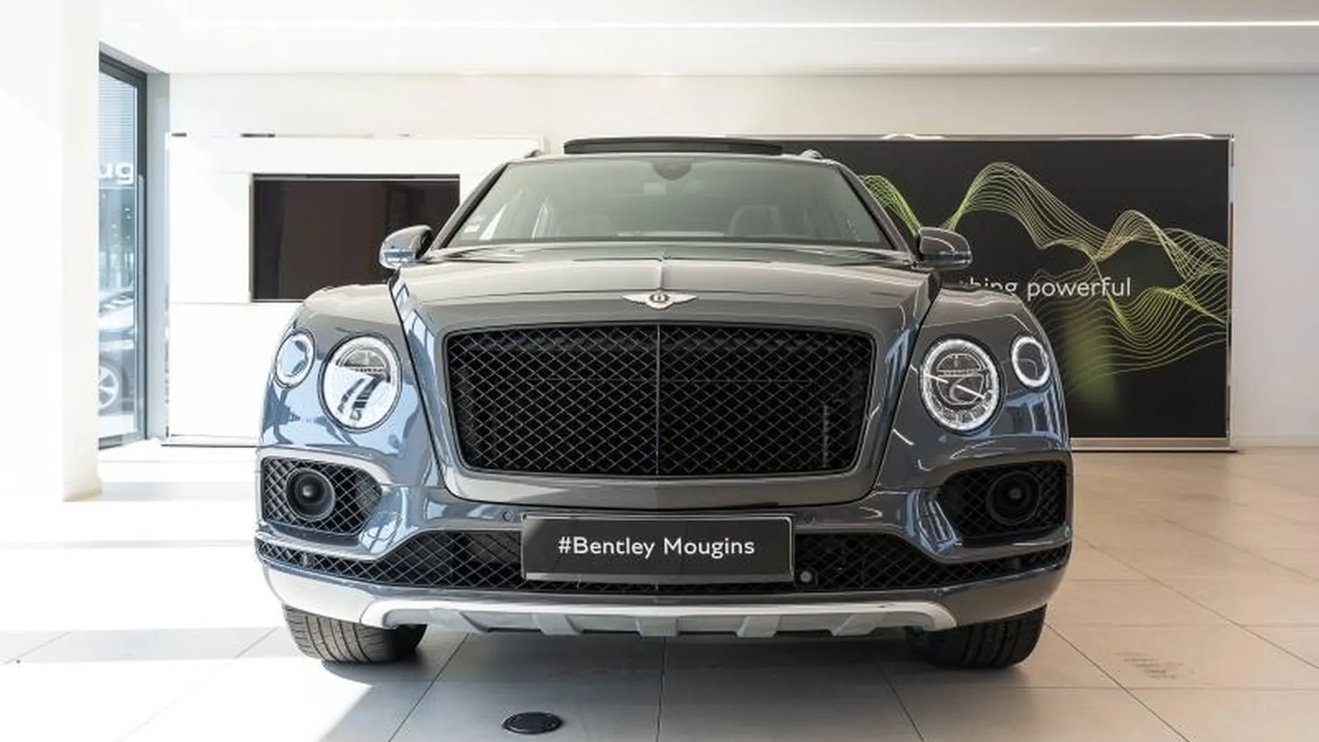 Bentley Bentayga — photo 4