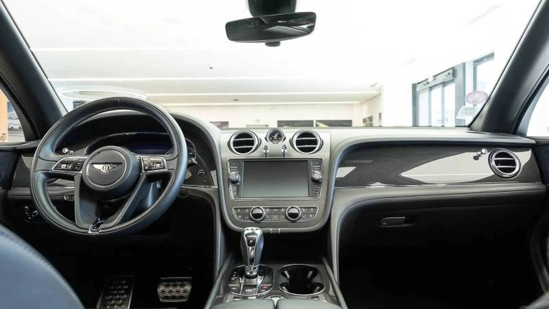 Bentley Bentayga — photo 8