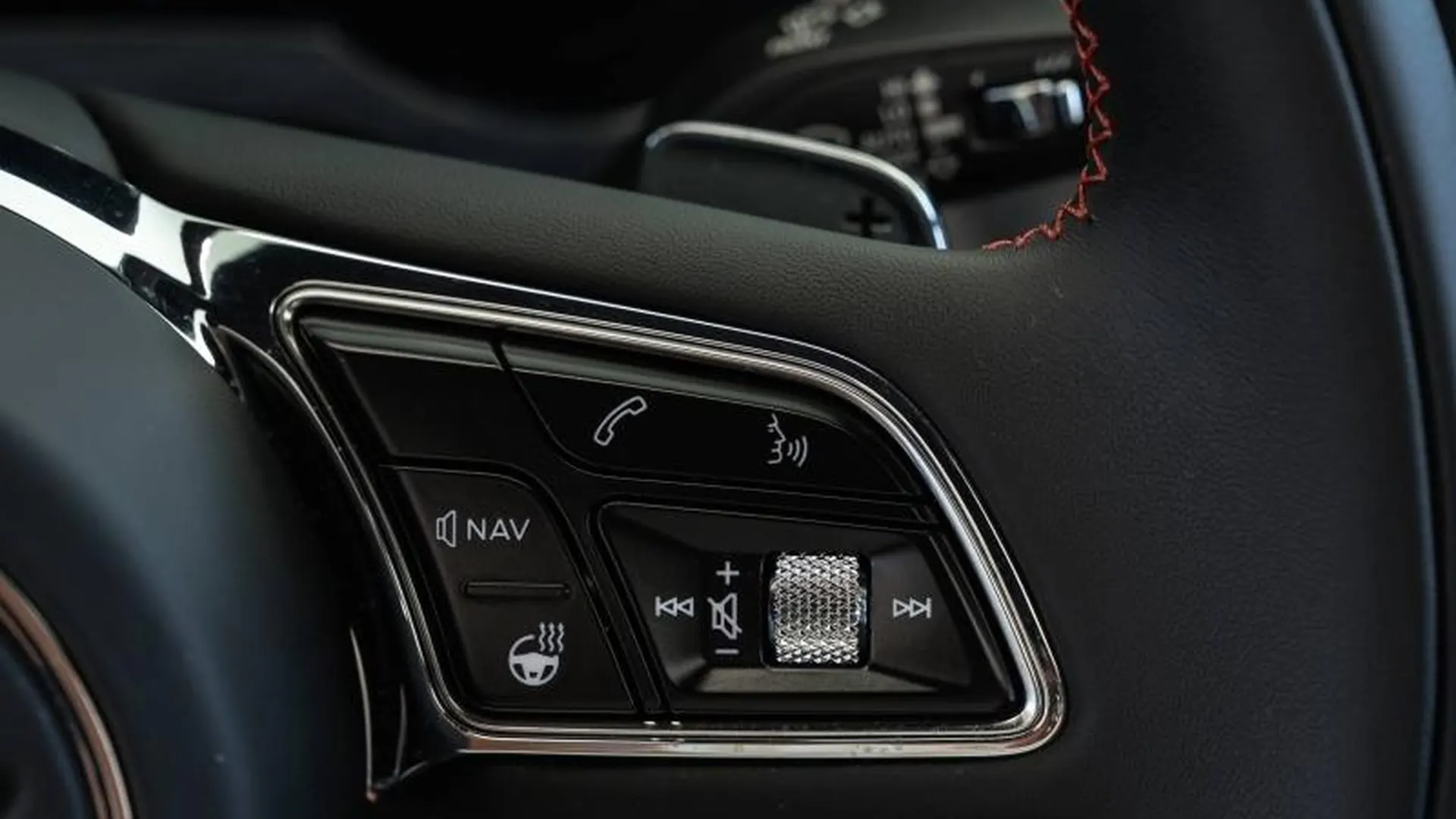 Bentley Bentayga — photo 18
