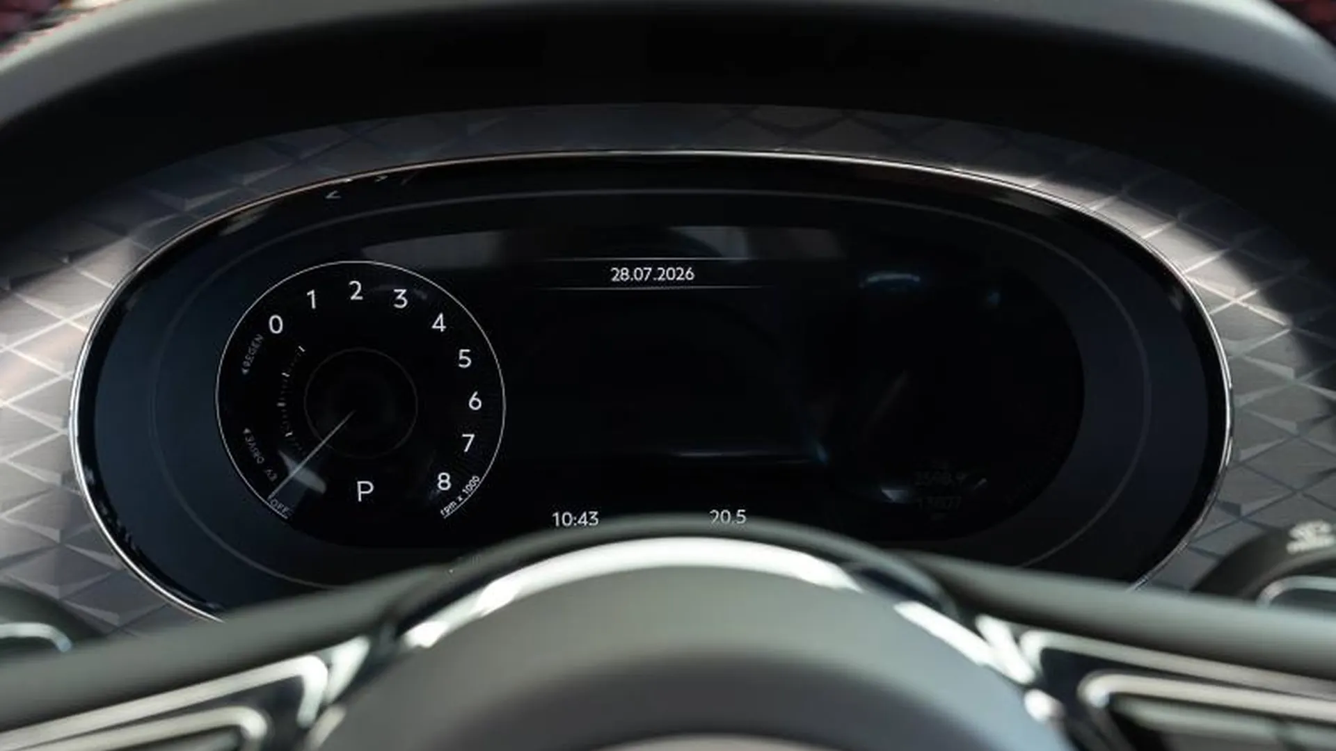 Bentley Bentayga — photo 35
