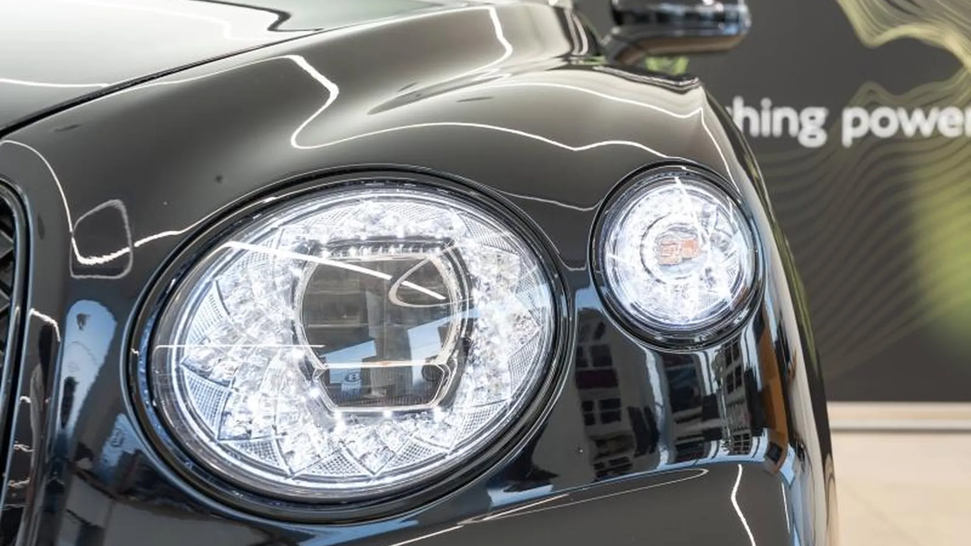 Bentley Bentayga — photo 6