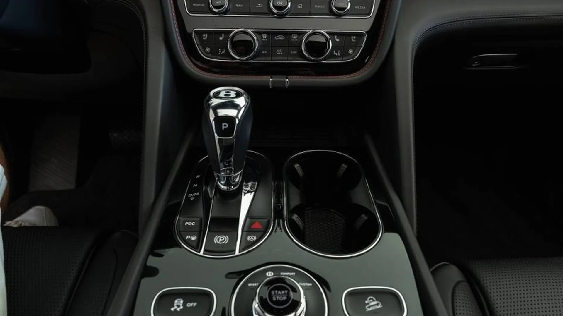 Bentley Bentayga — photo 22