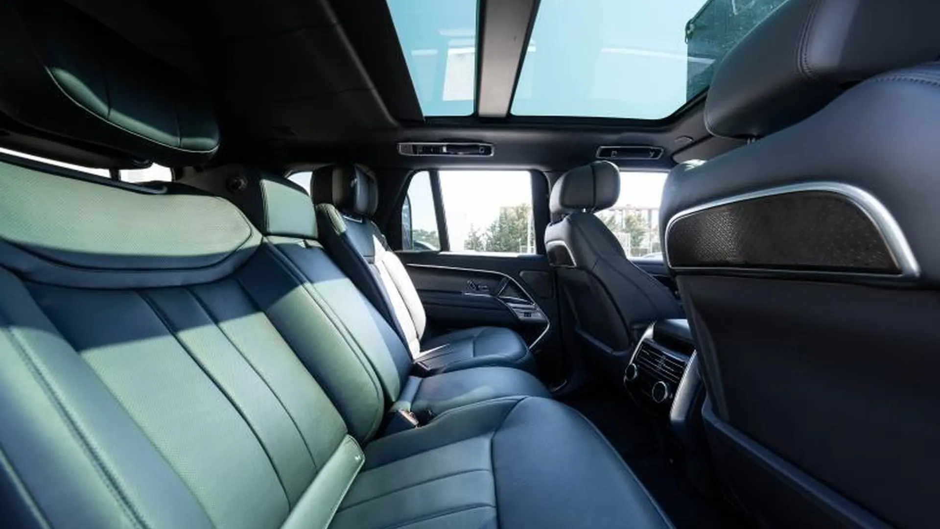 Land Rover Range Rover — photo 16