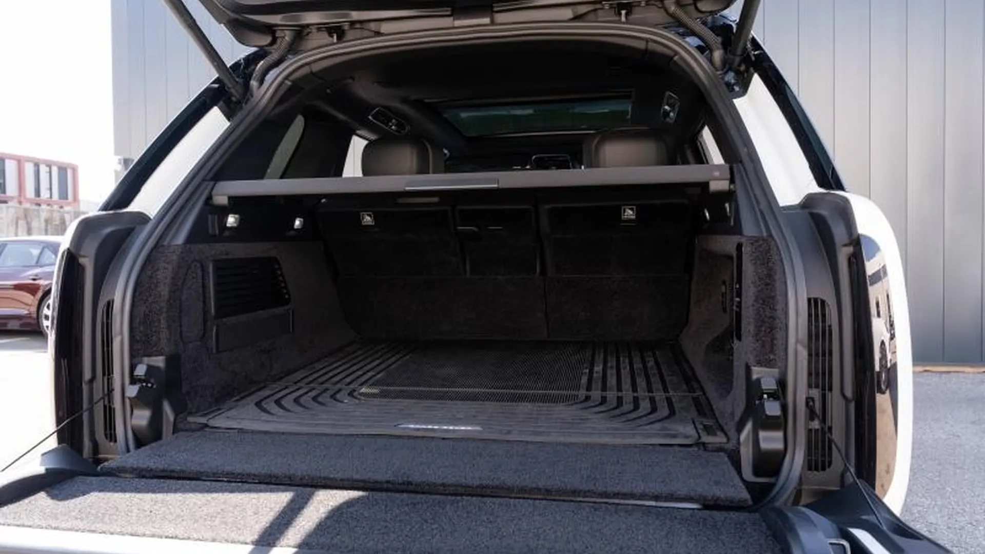 Land Rover Range Rover — photo 18