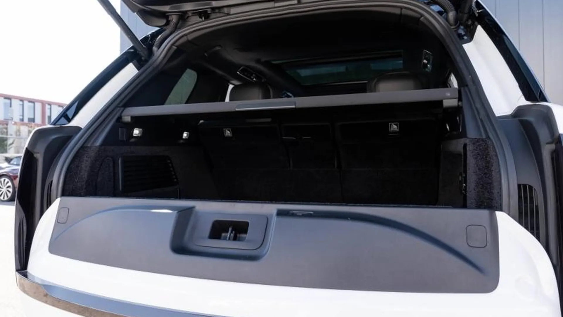 Land Rover Range Rover — photo 17