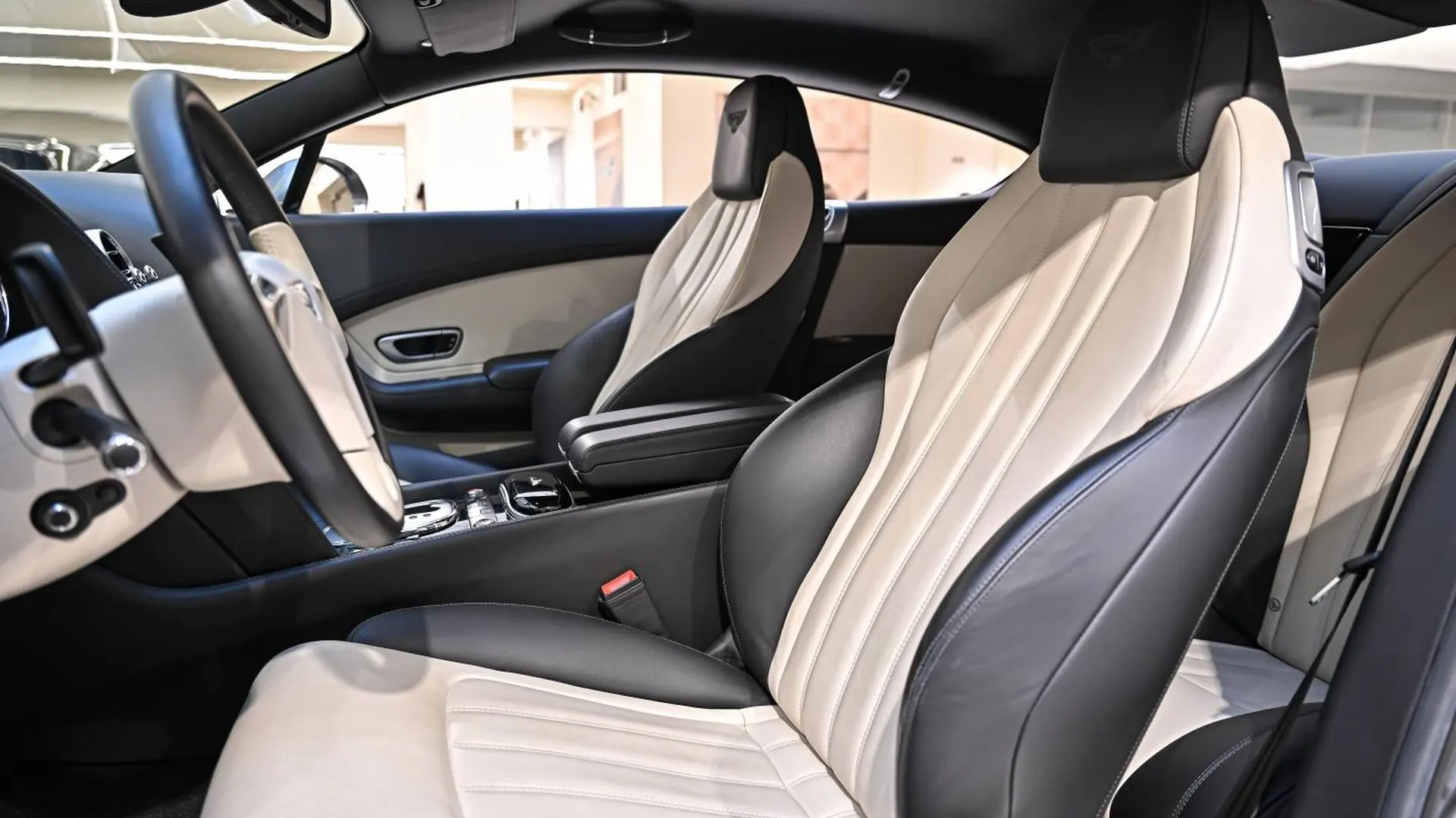 Bentley Continental — photo 22
