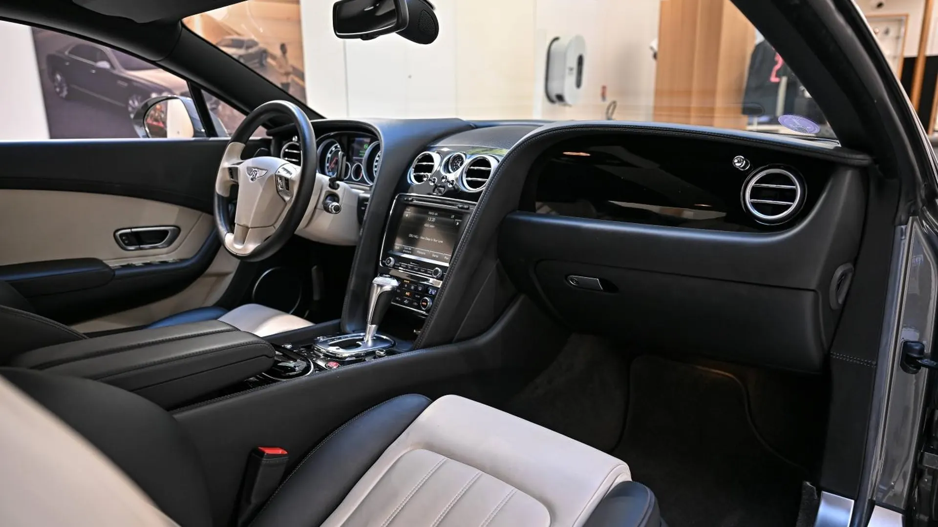 Bentley Continental — photo 14