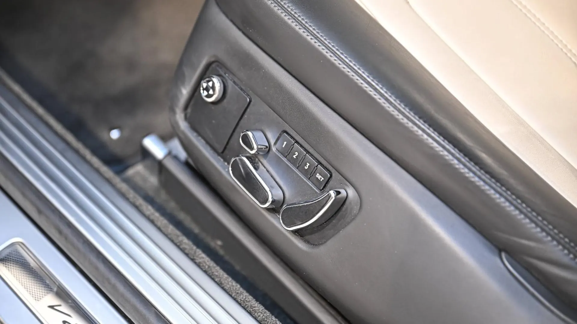 Bentley Continental — photo 20