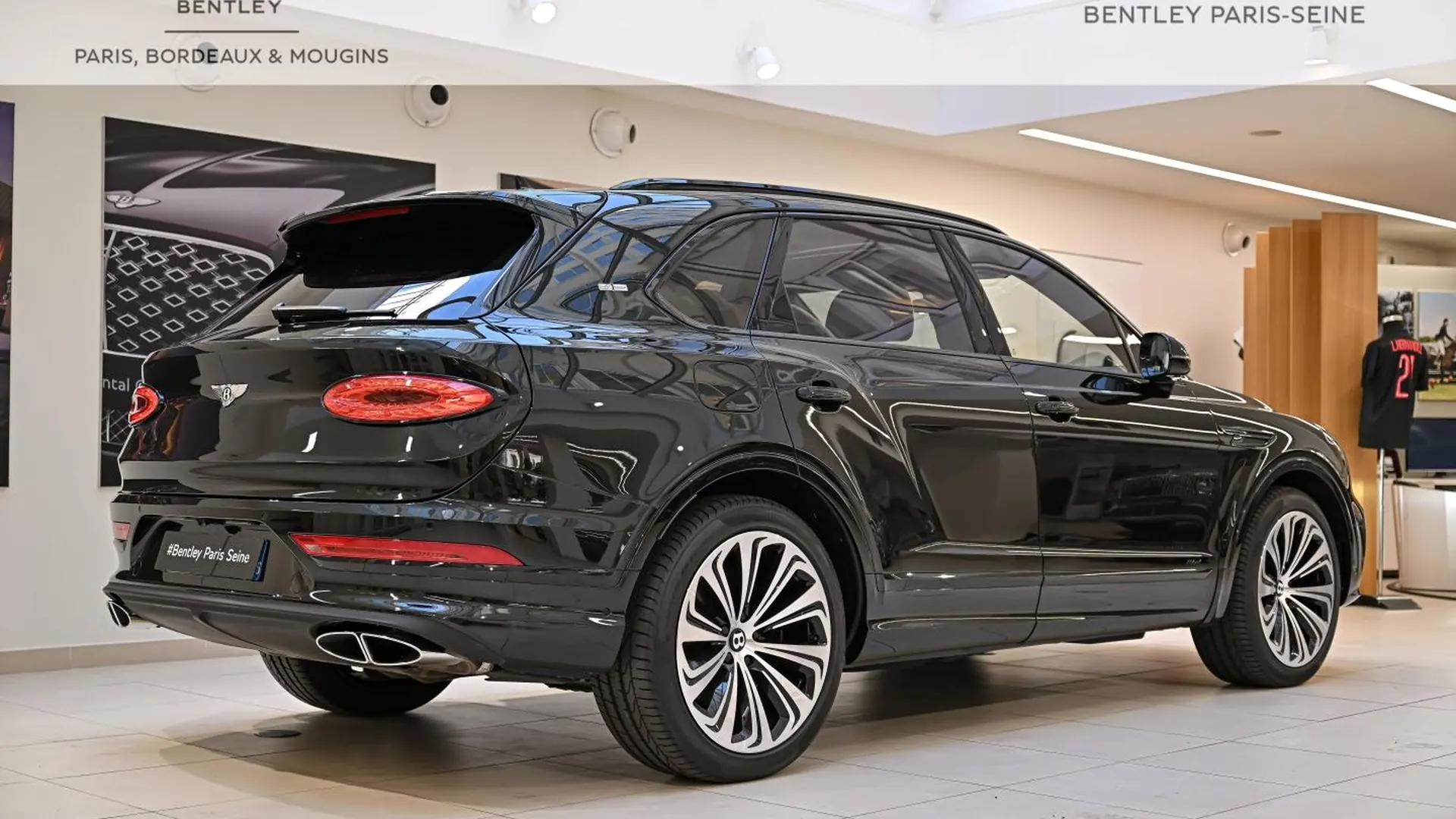 Bentley Bentayga — photo 4
