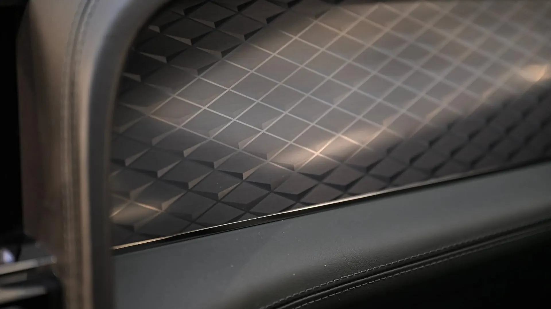 Bentley Bentayga — photo 34