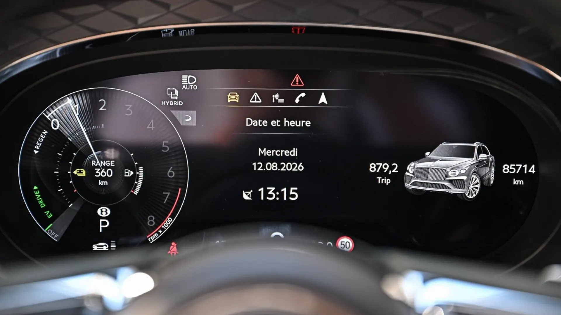 Bentley Bentayga — photo 28