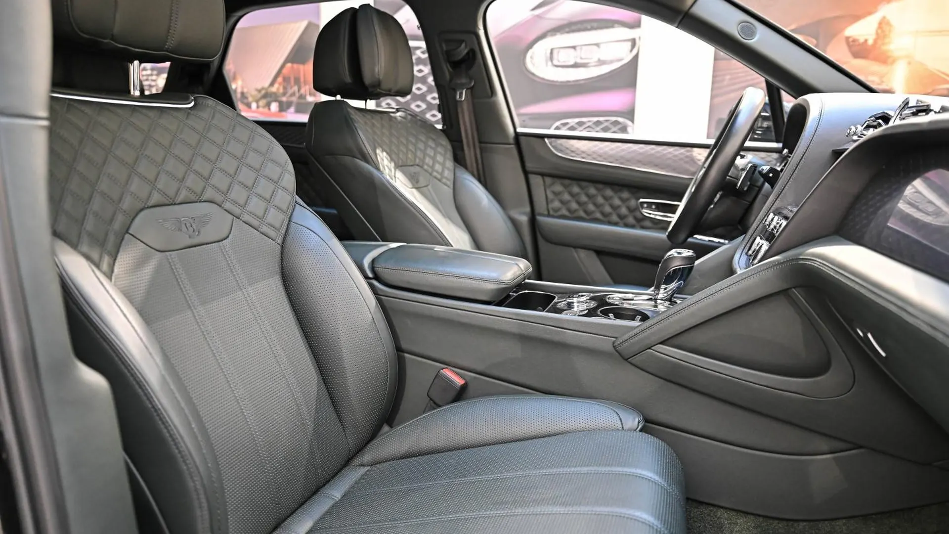 Bentley Bentayga — photo 10