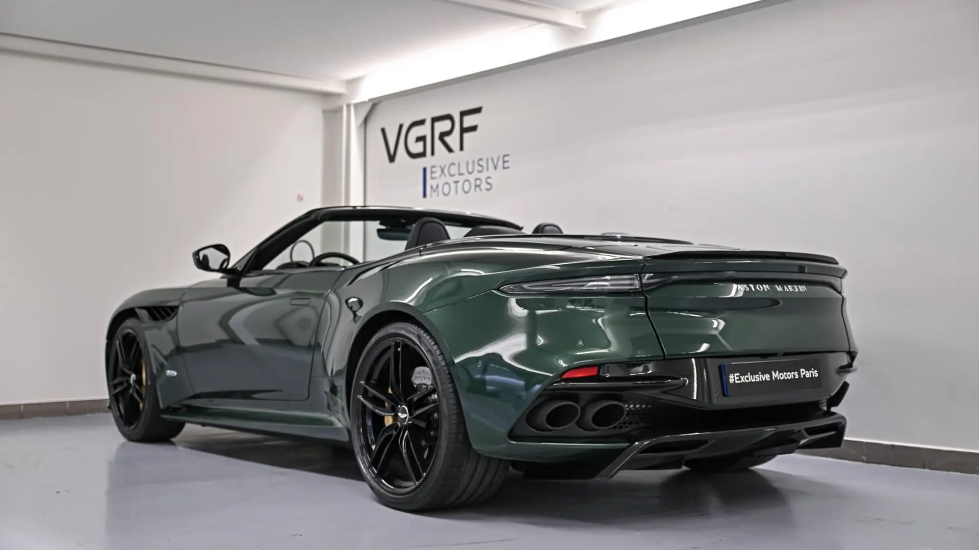 Aston Martin DBS — photo 13