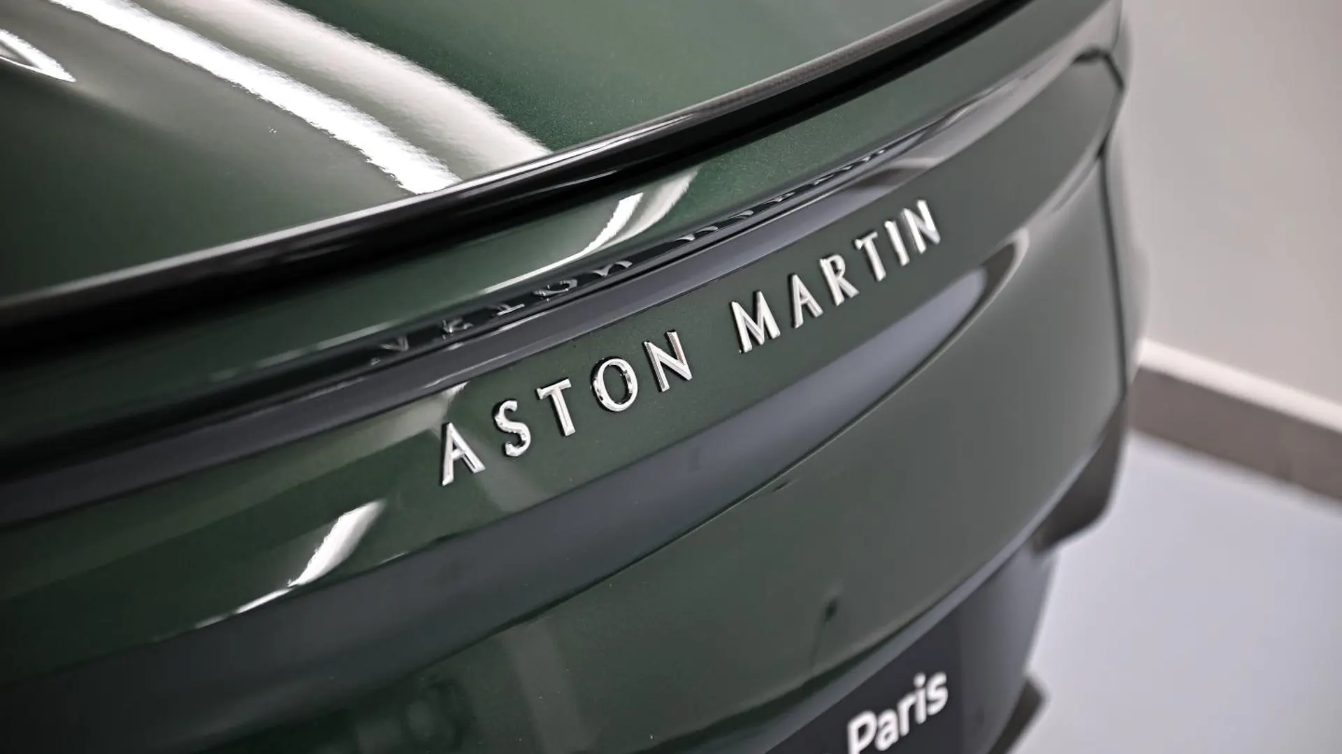 Aston Martin DBS — photo 14