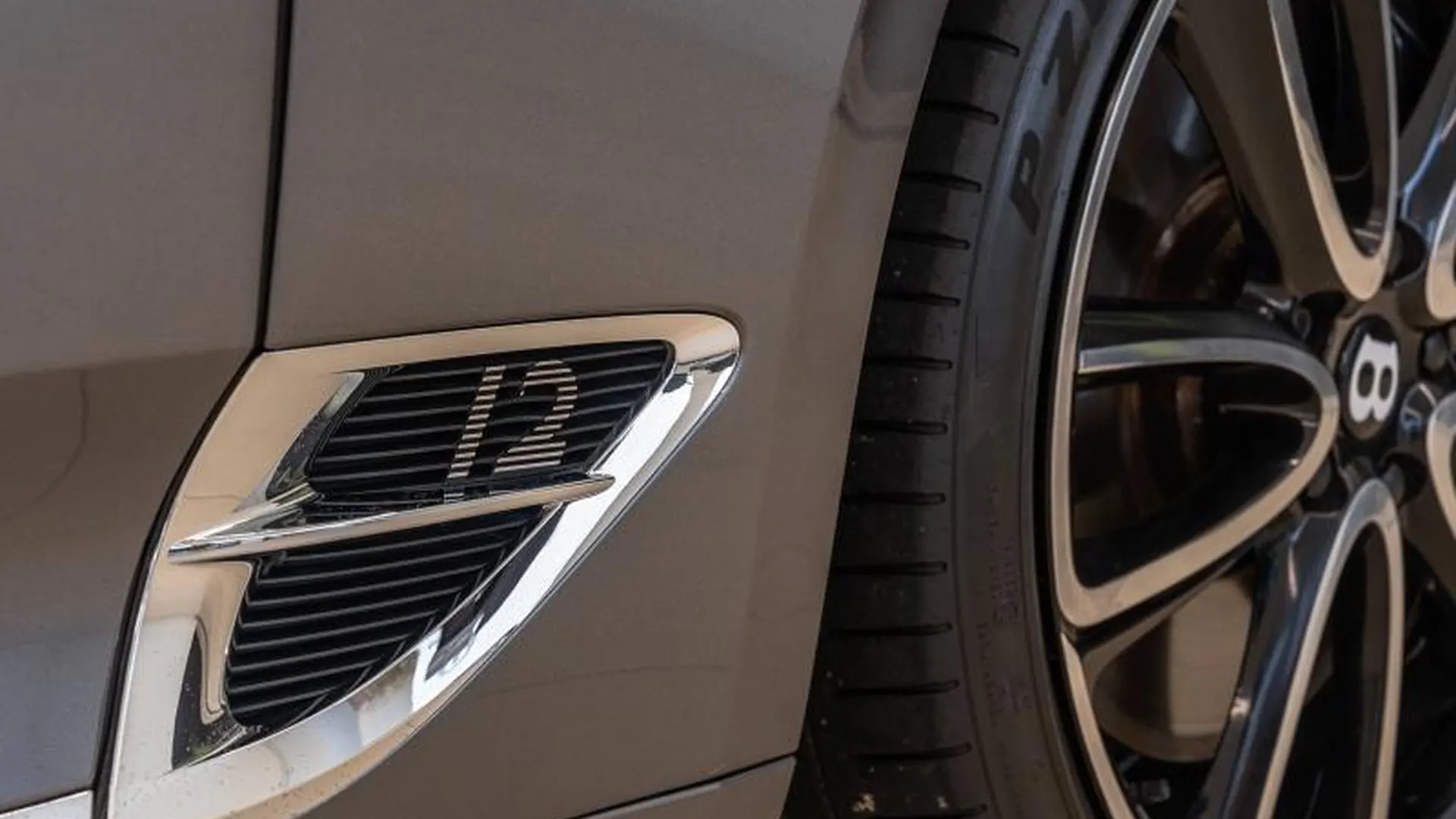 Bentley Continental — photo 36