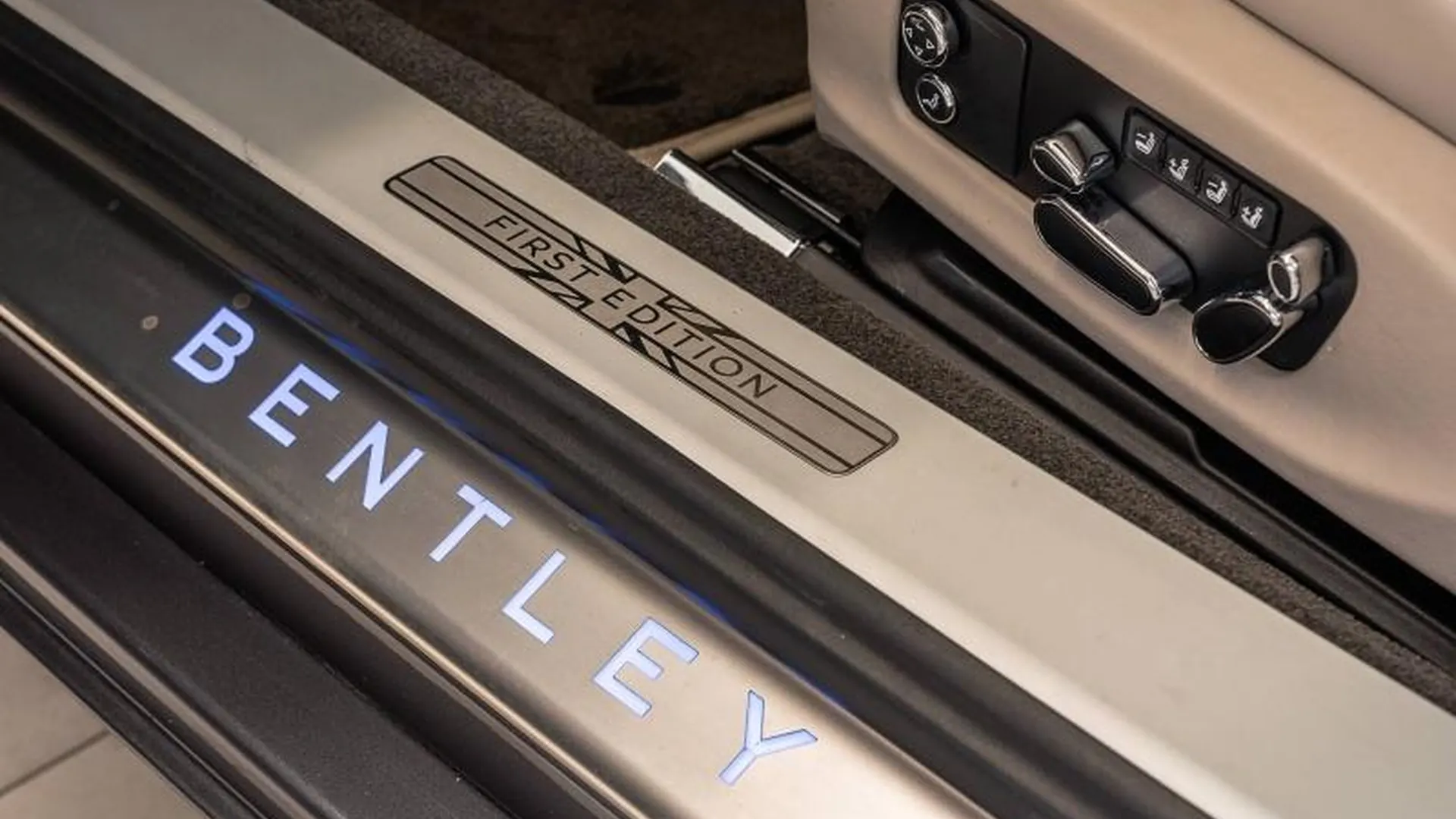 Bentley Continental — photo 19