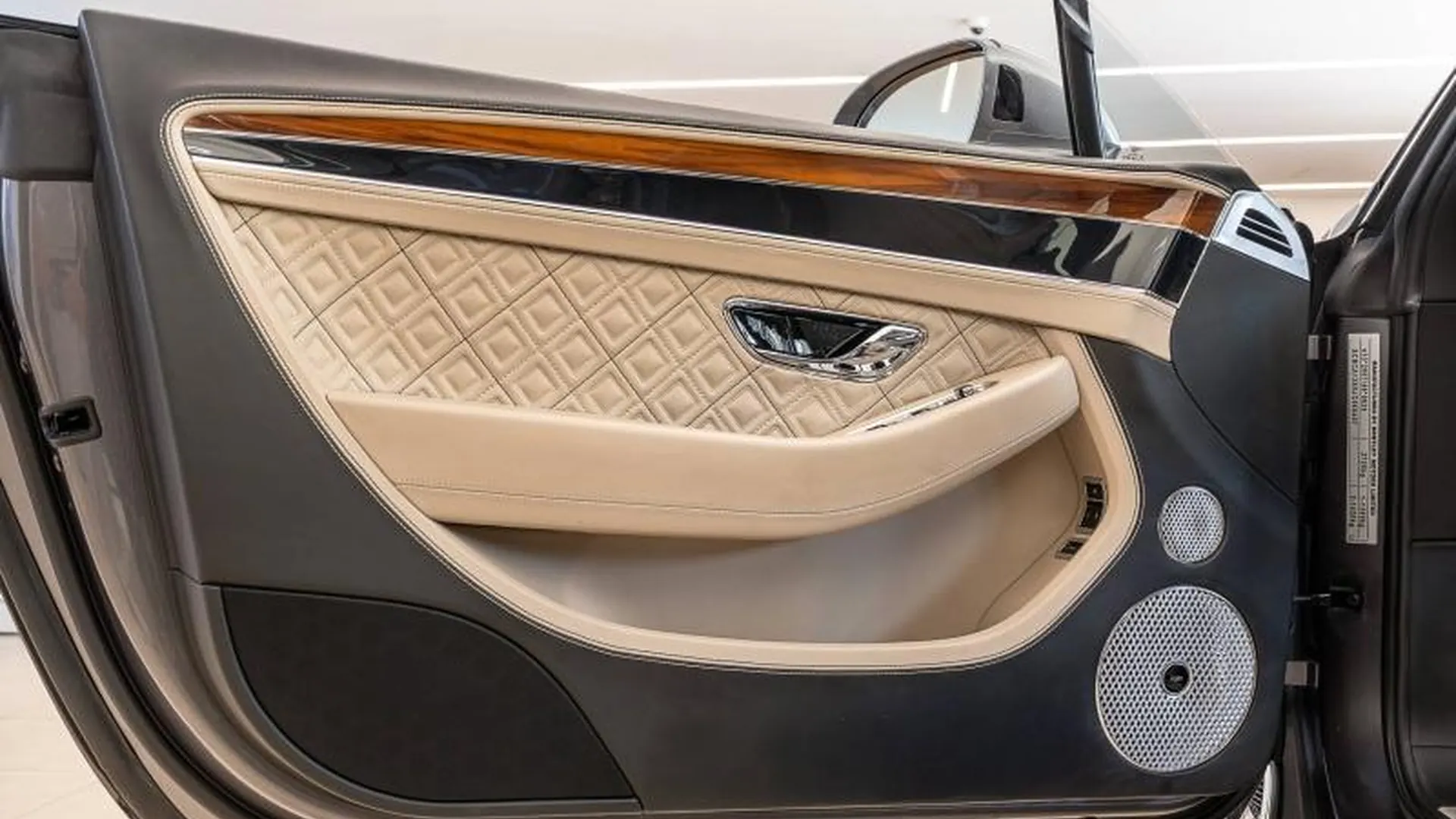 Bentley Continental — photo 20