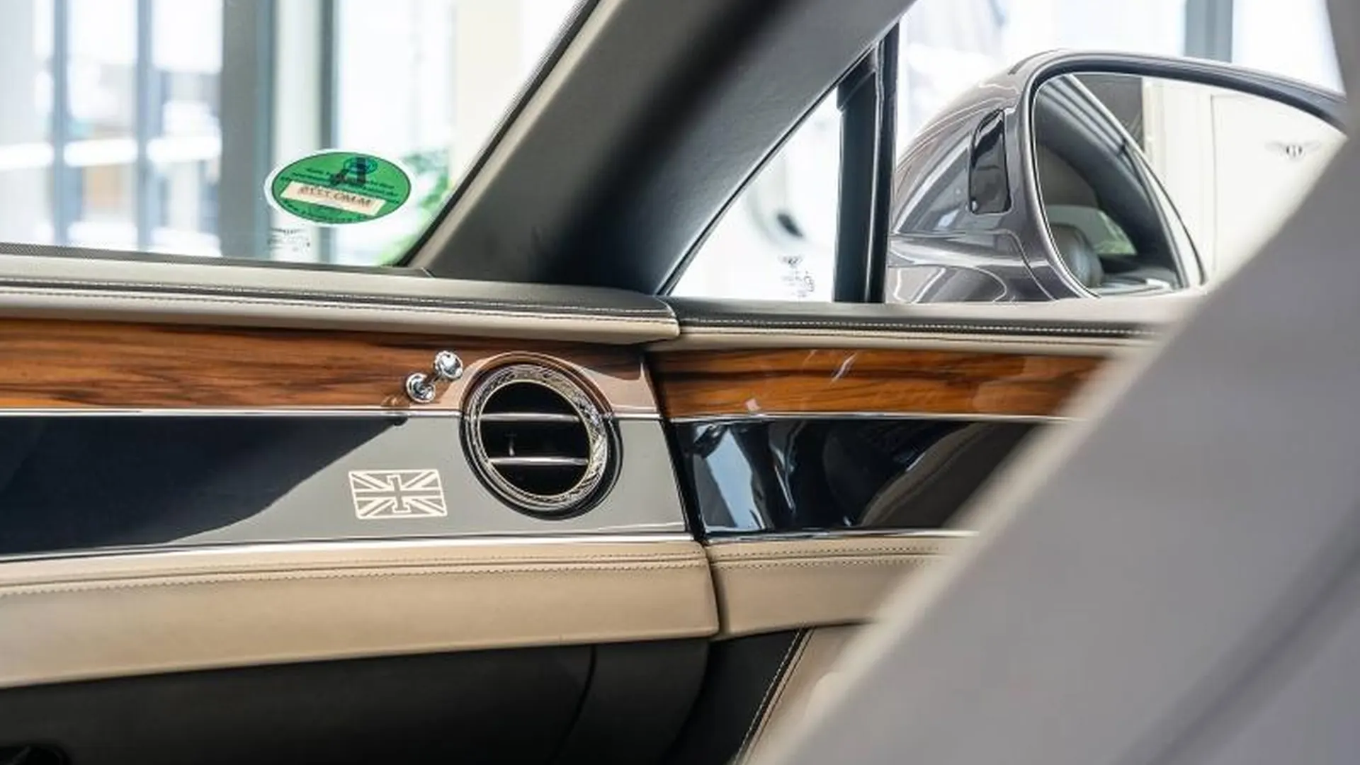 Bentley Continental — photo 27