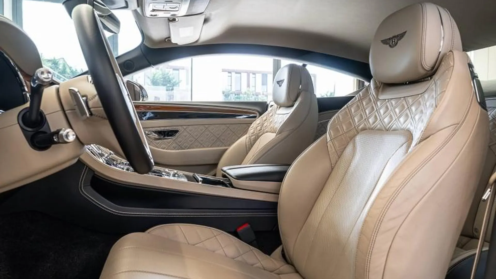 Bentley Continental — photo 16