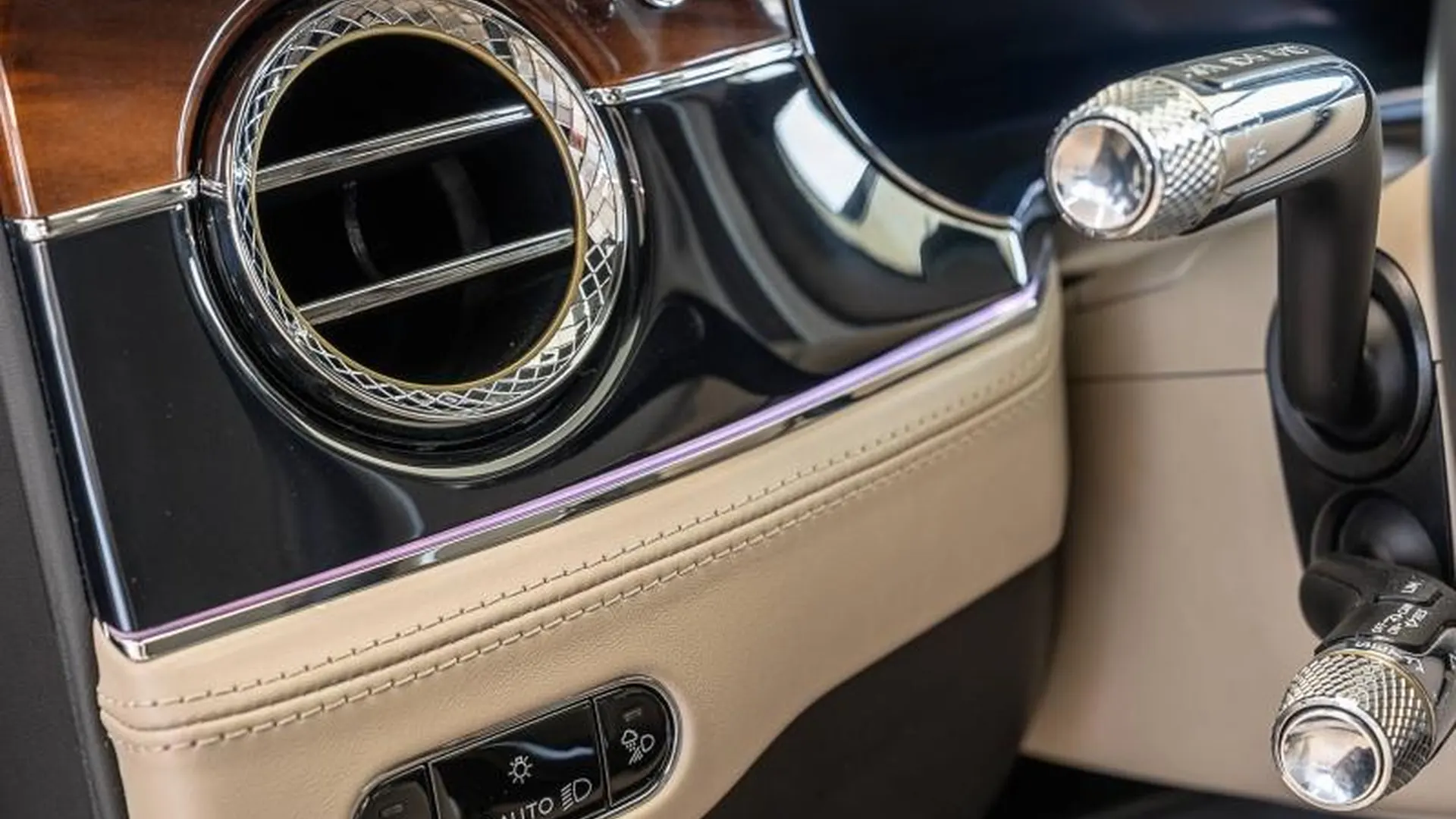 Bentley Continental — photo 23
