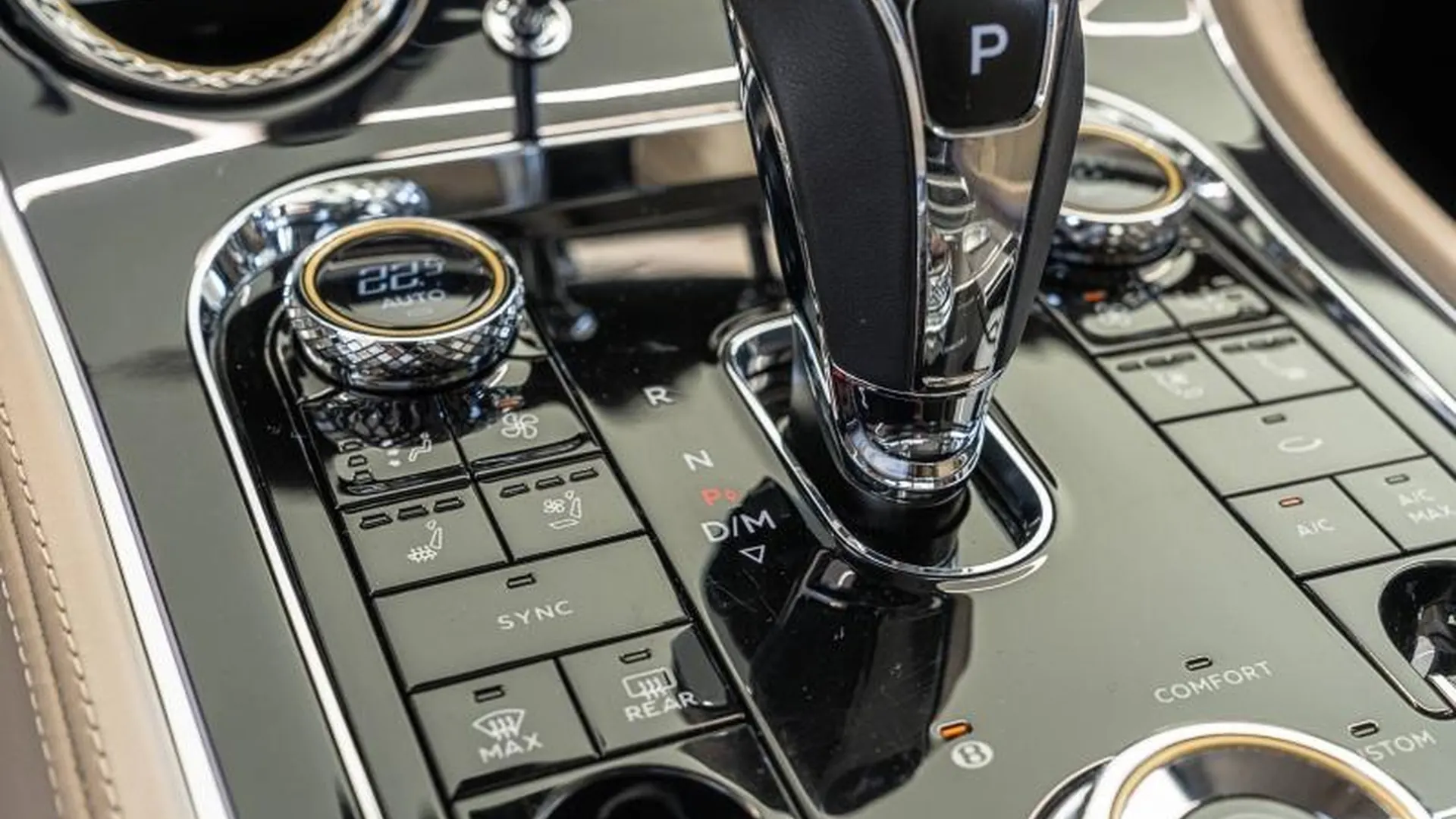 Bentley Continental — photo 29