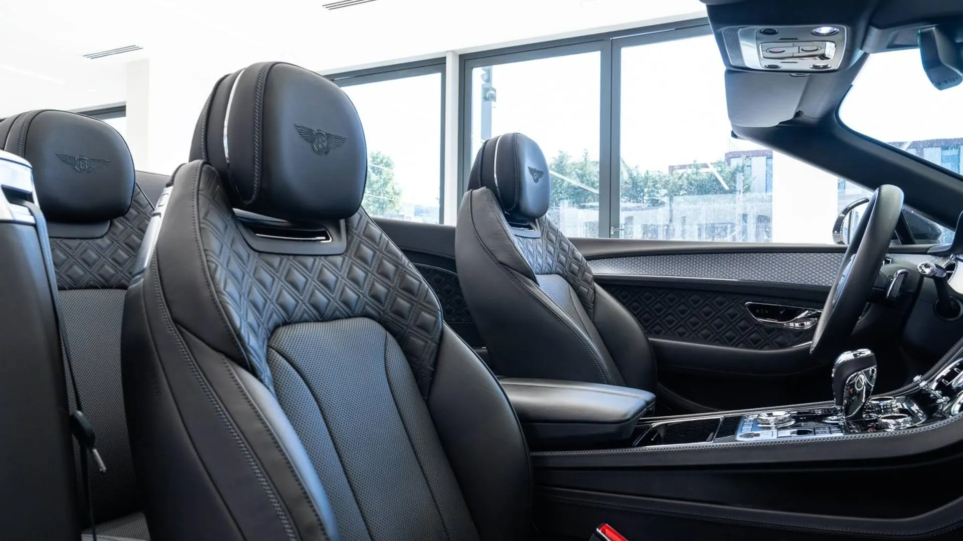 Bentley Continental — photo 10