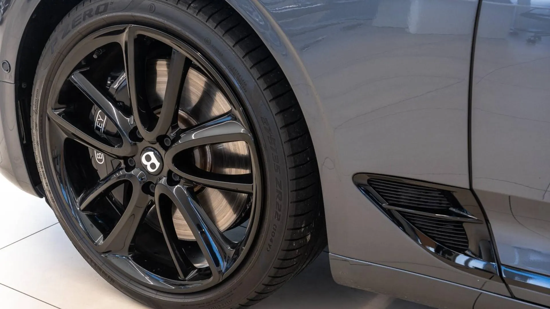 Bentley Continental — photo 18