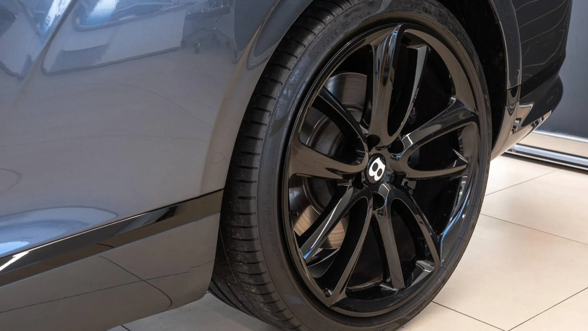 Bentley Continental — photo 16