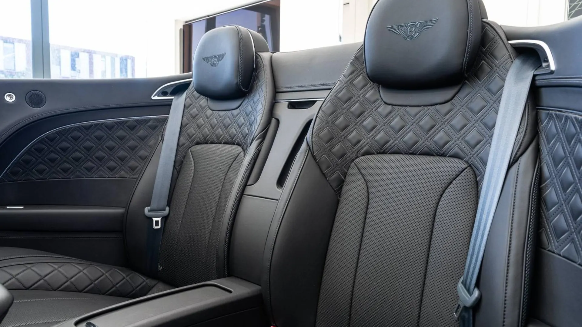 Bentley Continental — photo 29