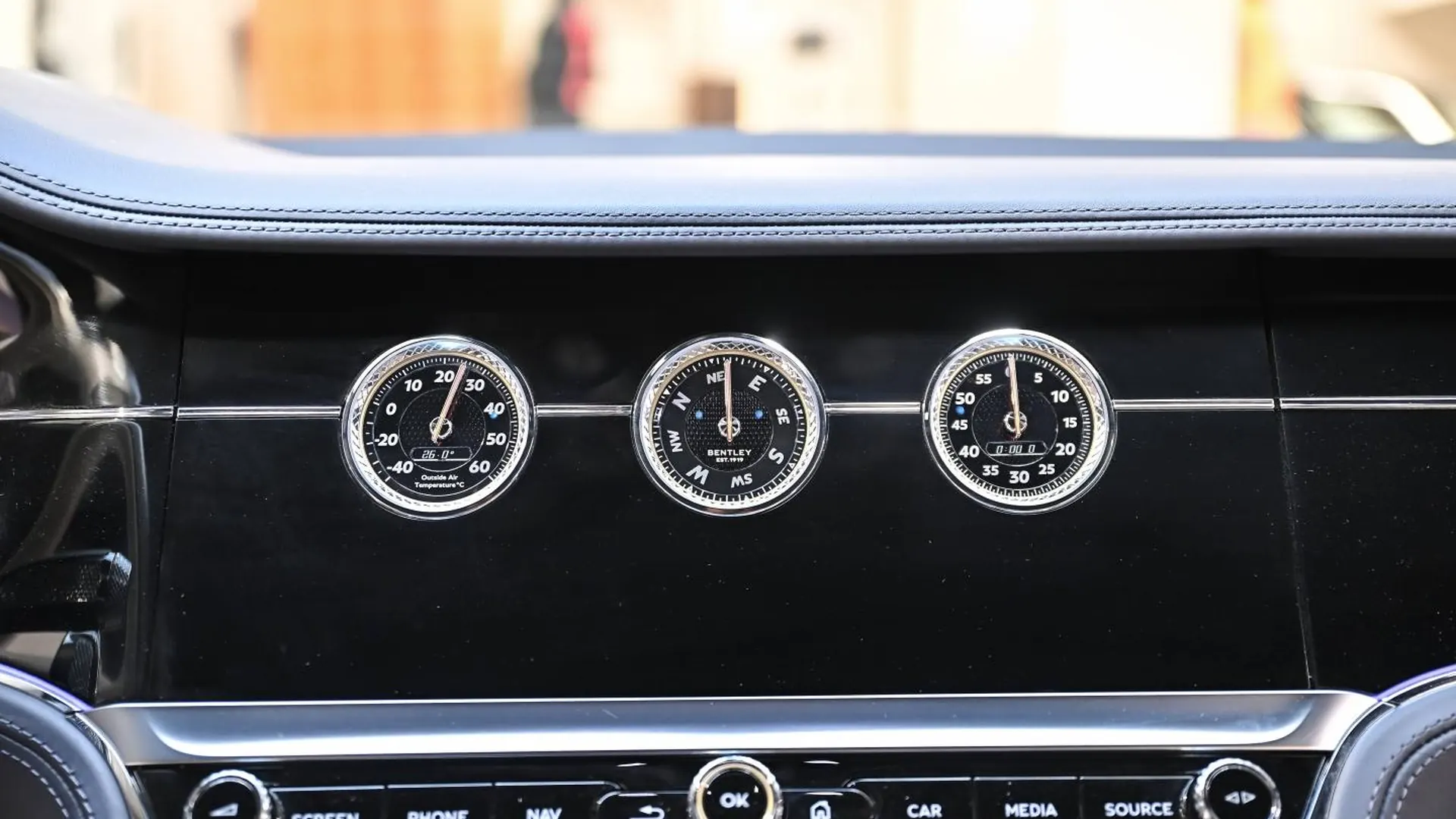 Bentley Continental — photo 30