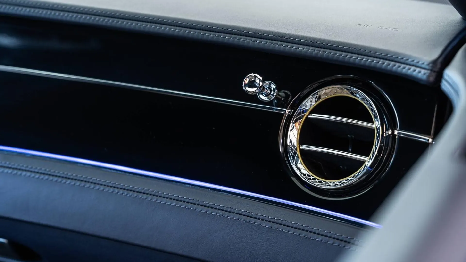 Bentley Continental — photo 38