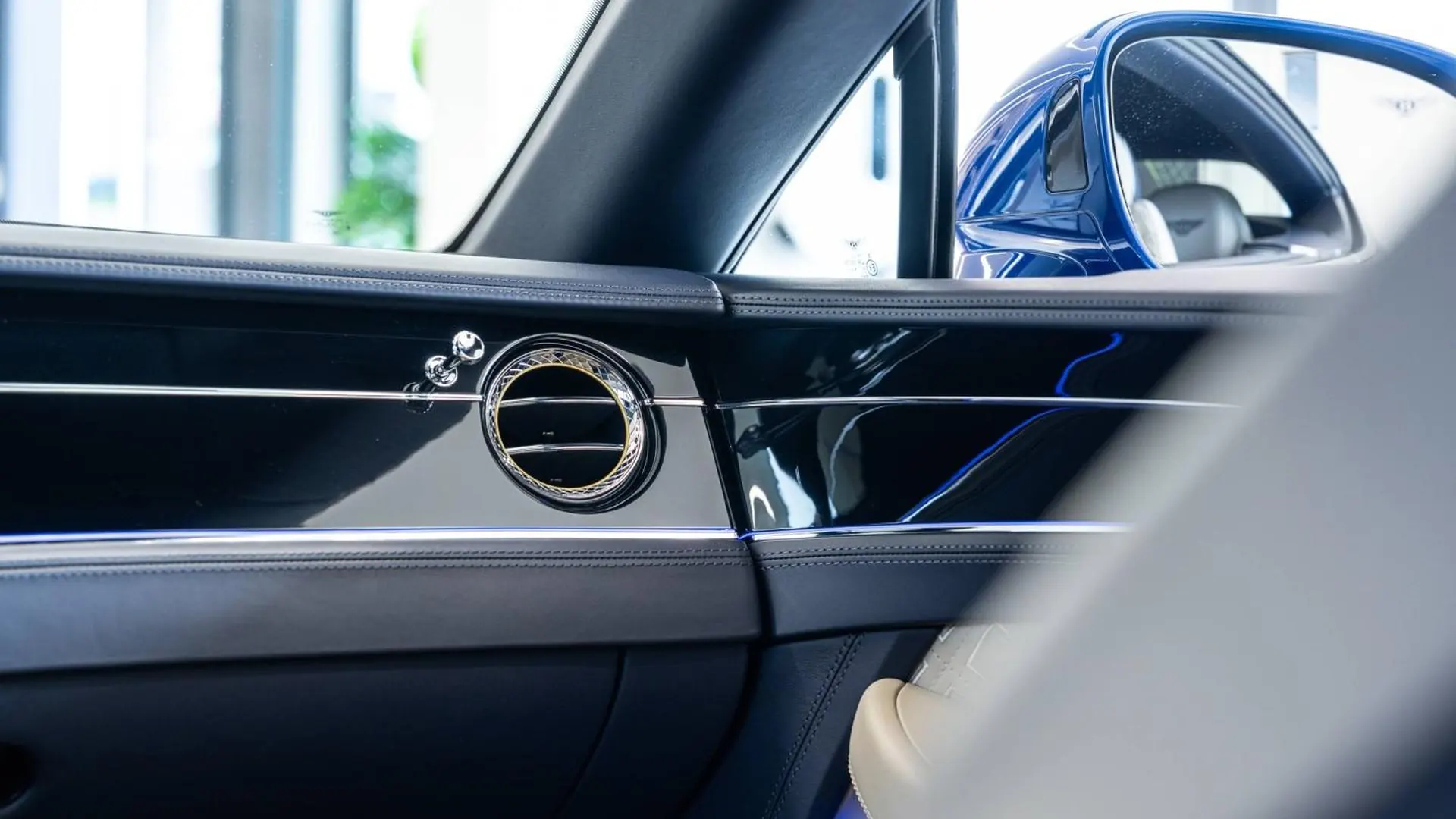 Bentley Continental — photo 34