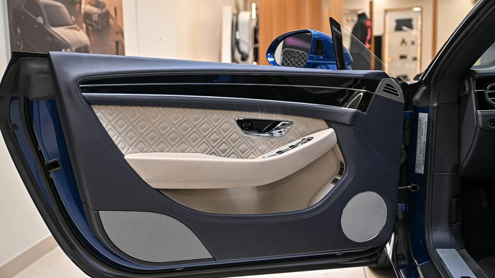 Bentley Continental — photo 18