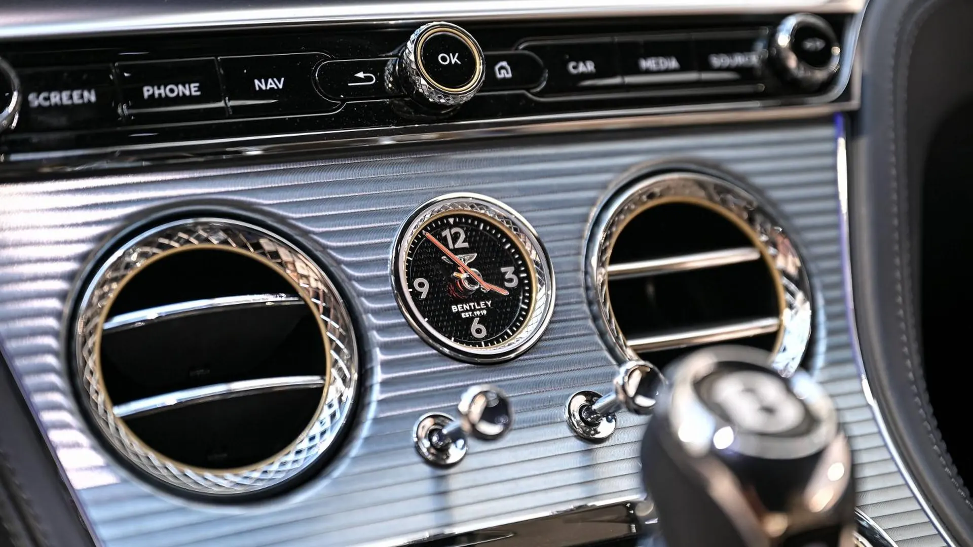 Bentley Continental — photo 26