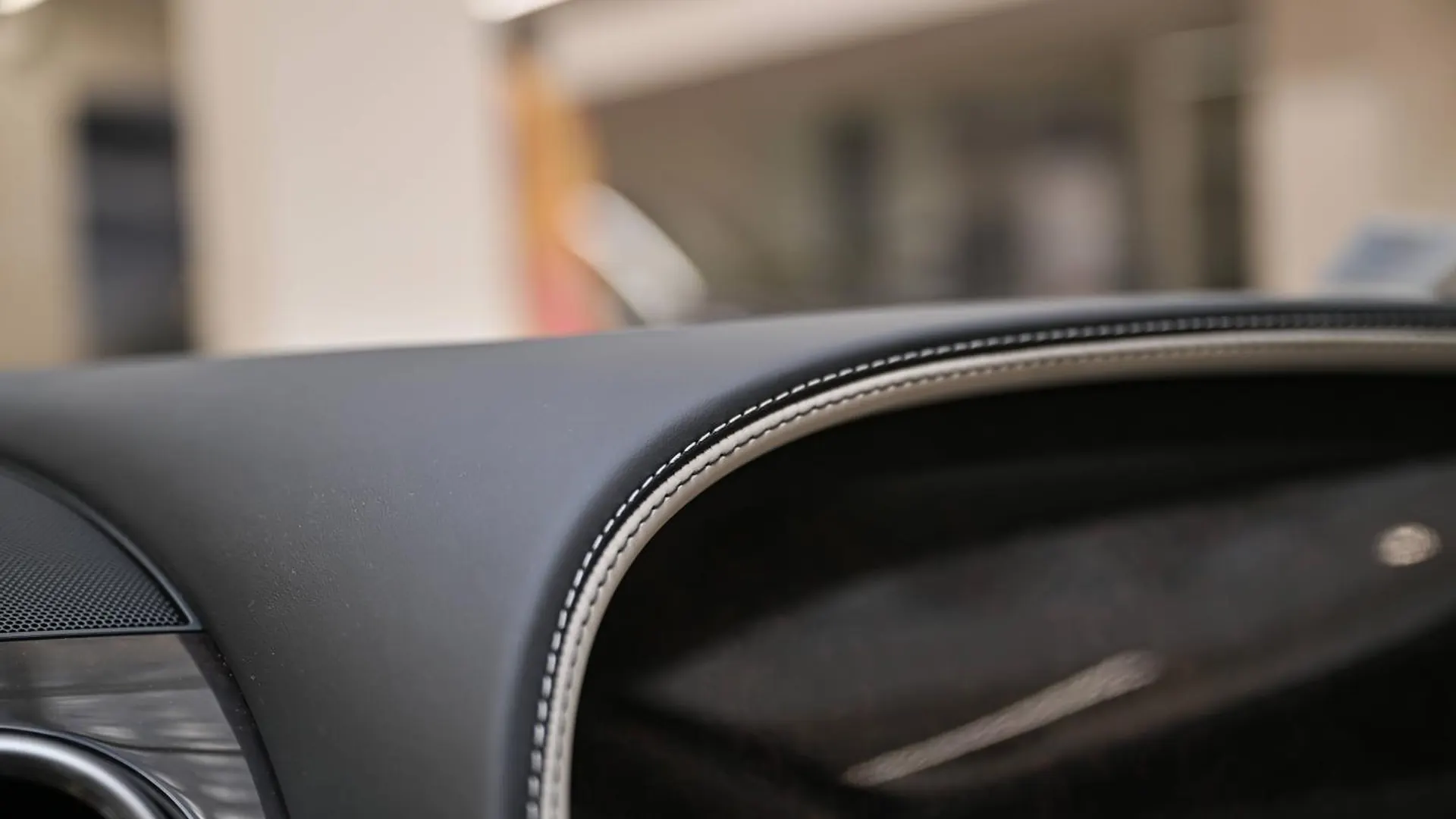 Bentley Flying Spur — photo 31