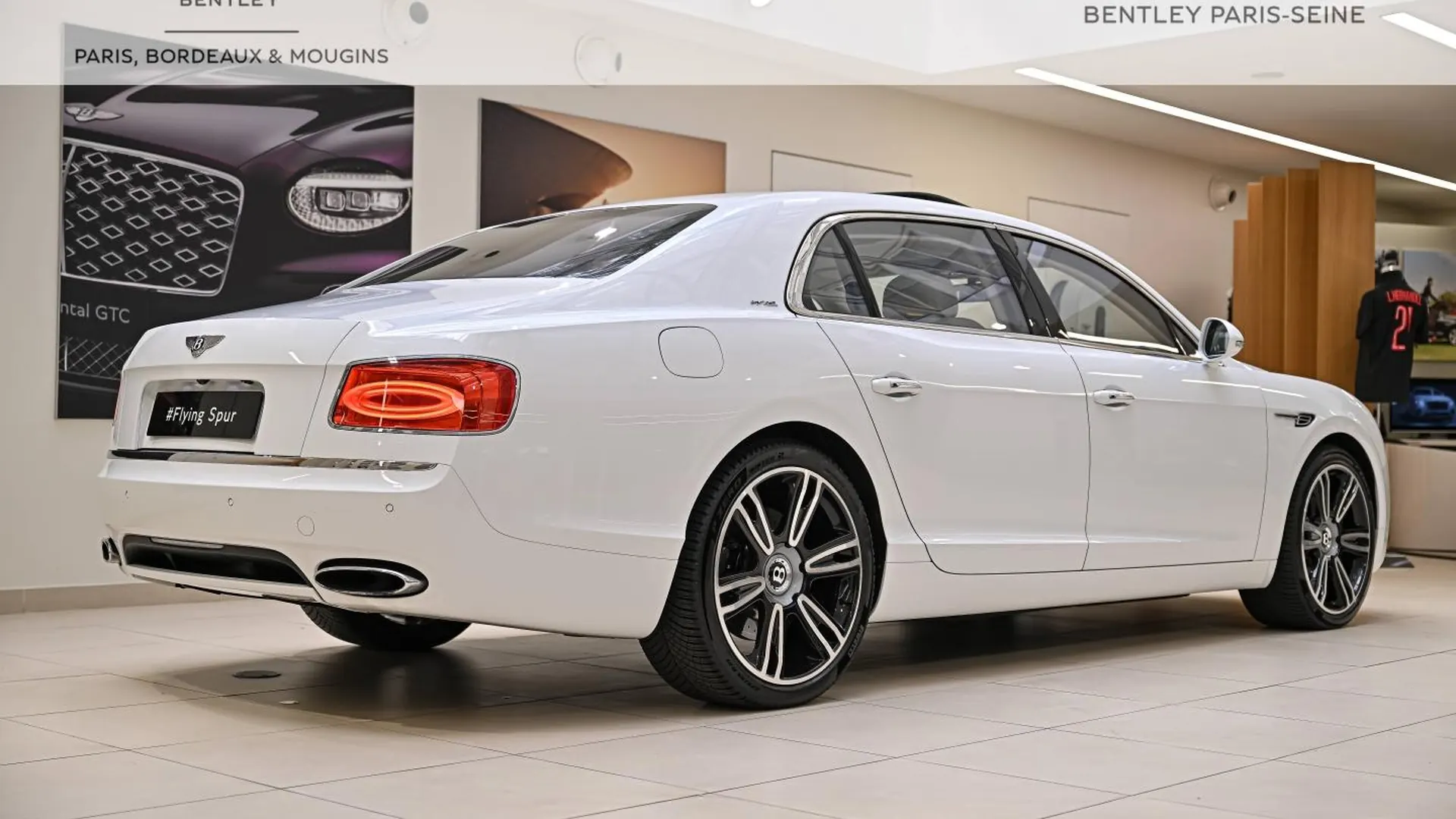 Bentley Flying Spur — photo 3