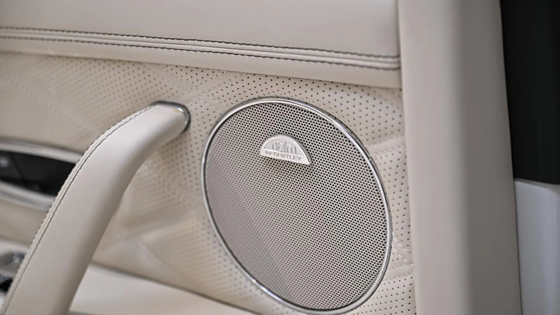 Bentley Flying Spur — photo 24